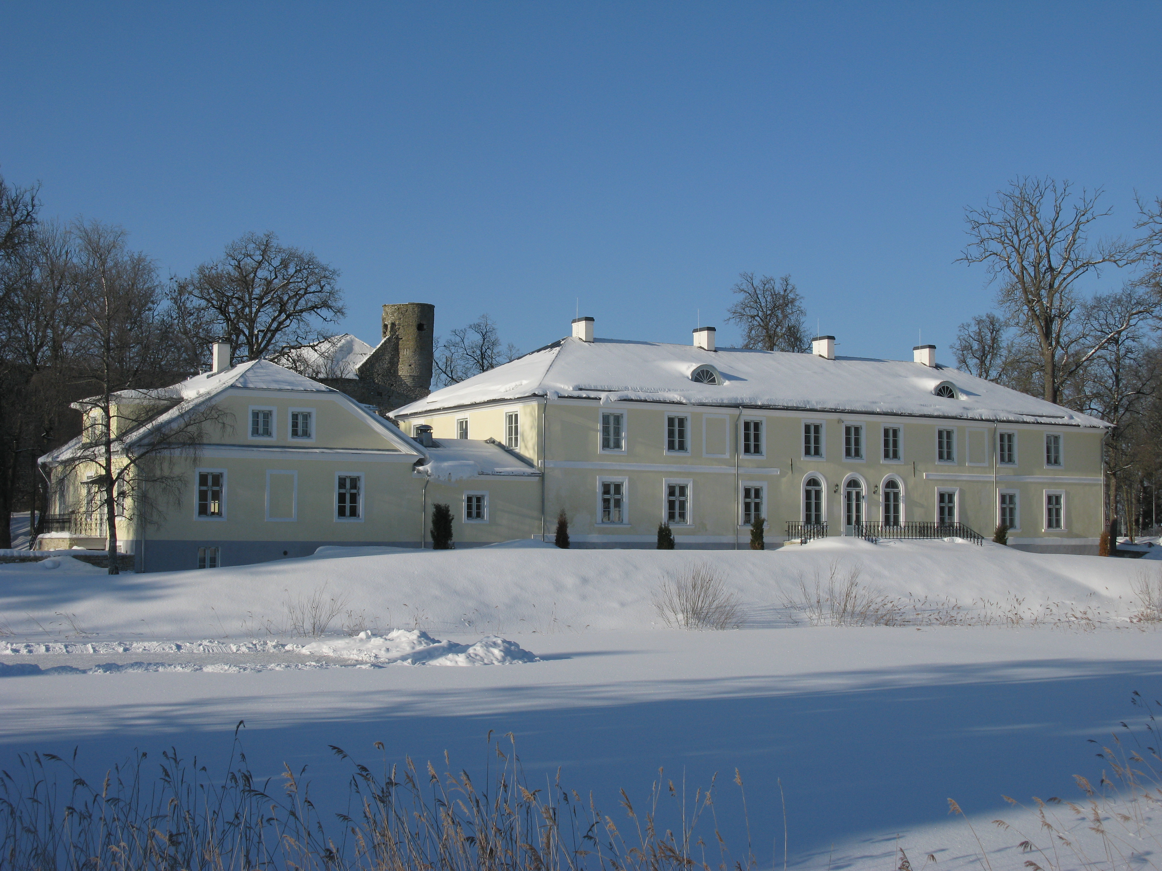 Padise Manor Hotel in winter