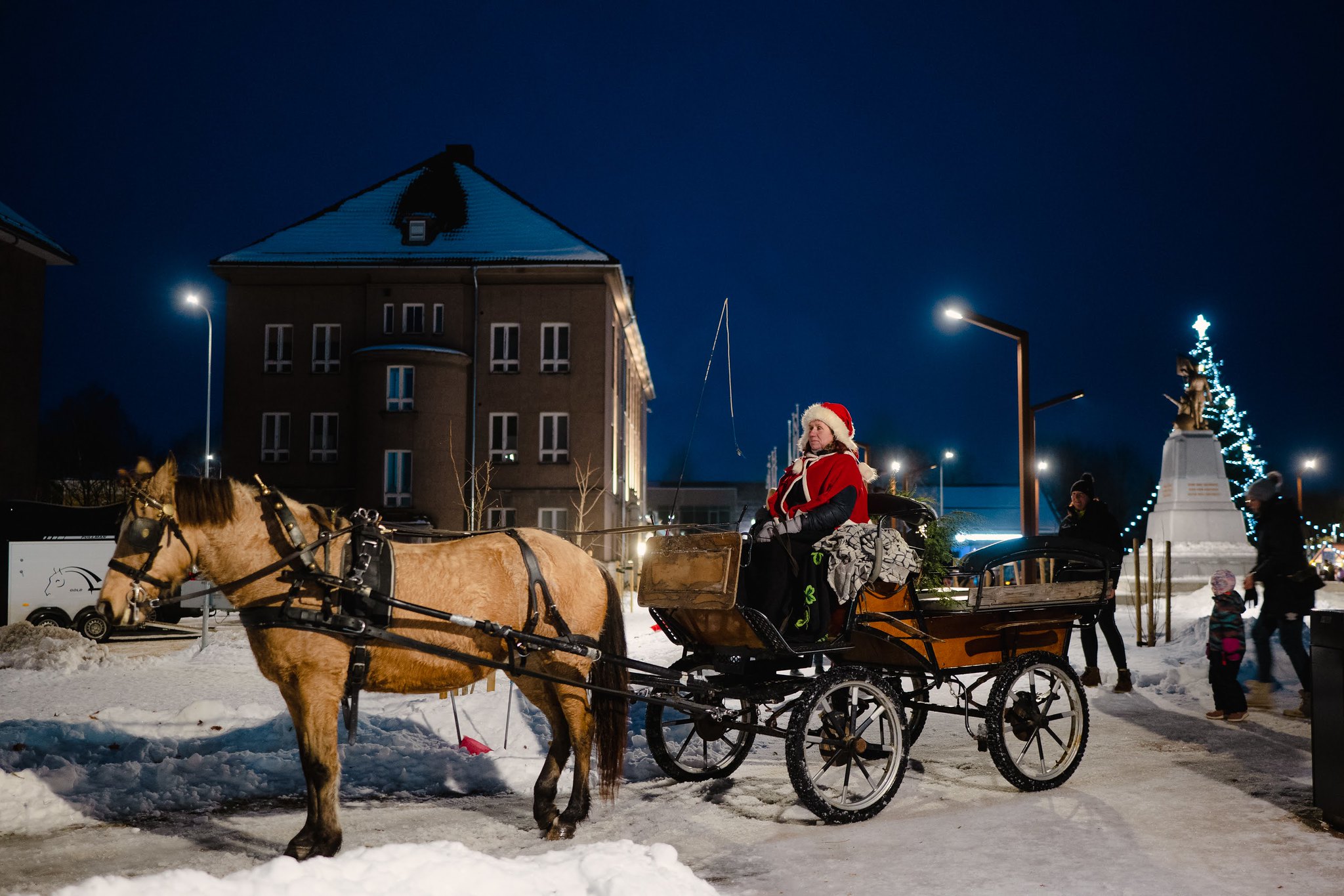 Päkapiku ja hobusega jõulusõit Vabaduse platsil