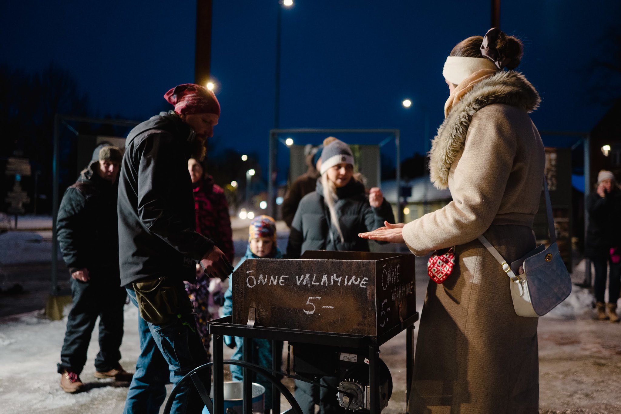 Õnne valamine jõululaadal, Vabaduse platsil