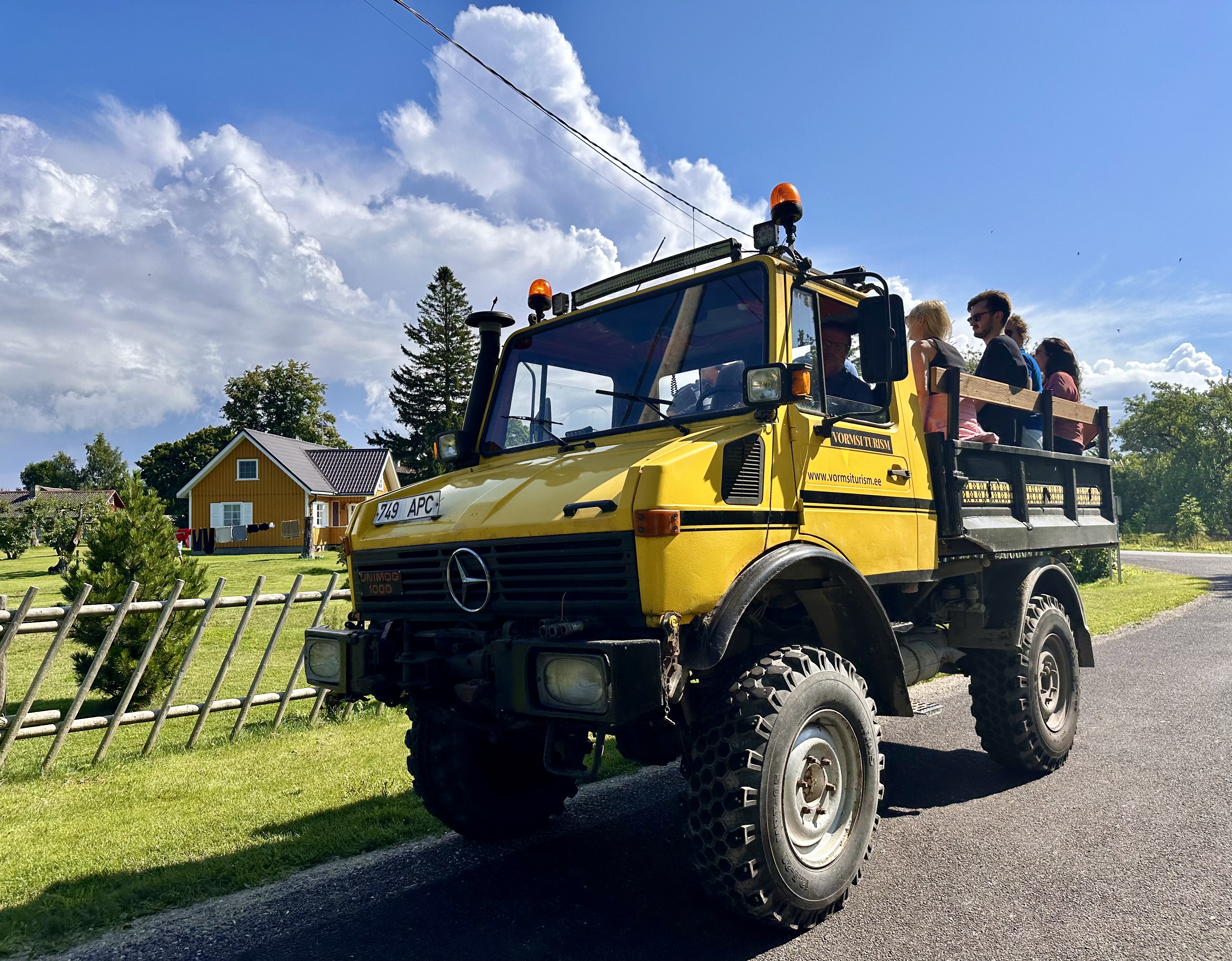 Tuuritamas mööda Vormsit