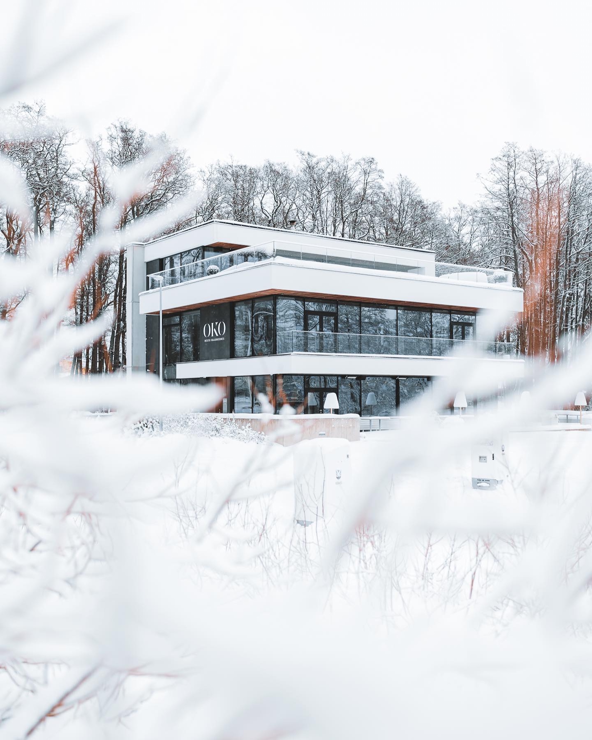 OKO Restaurant in Haabneeme in winter snow