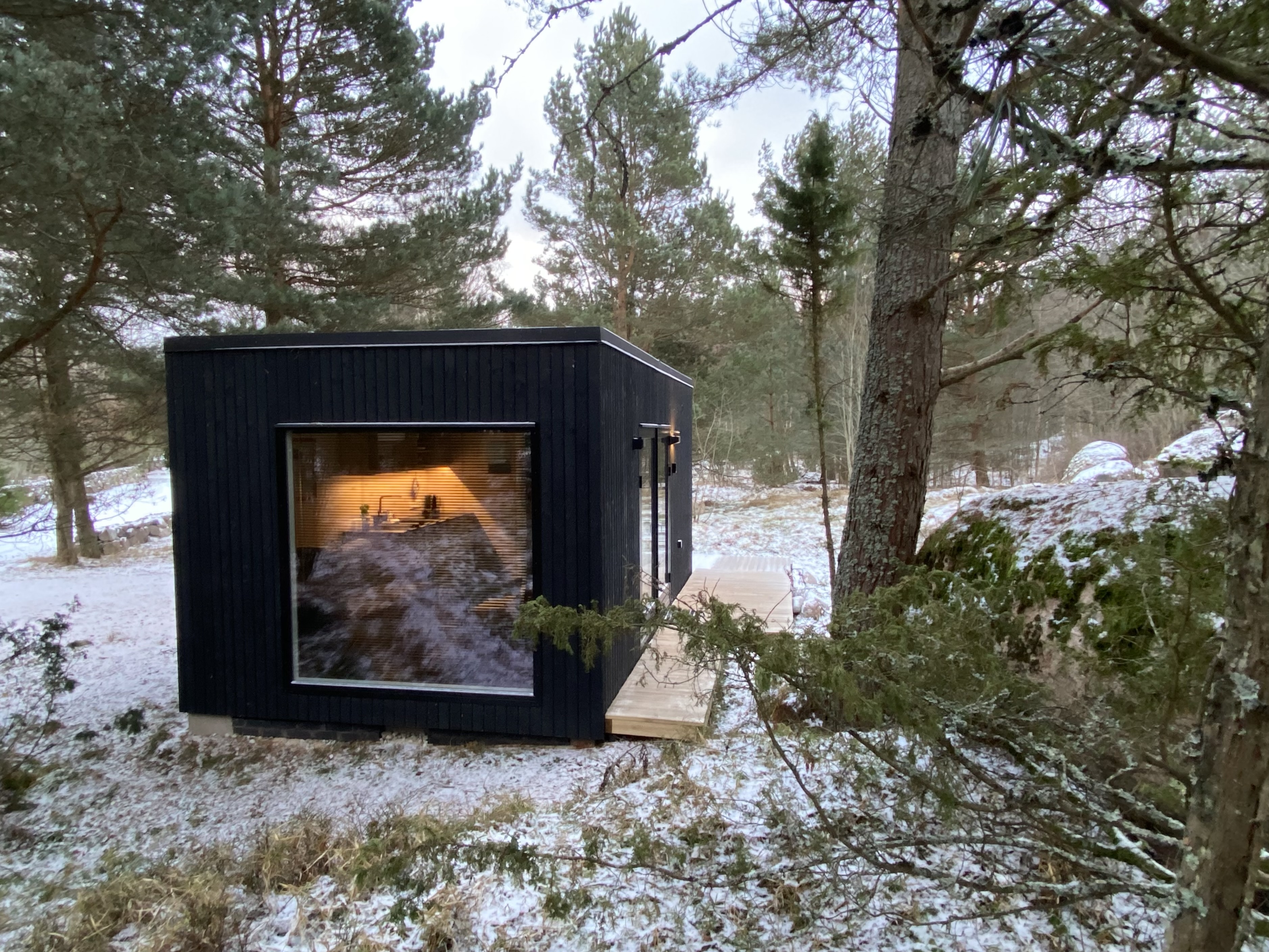 Kai Hotel, writing shed QU: R in winter