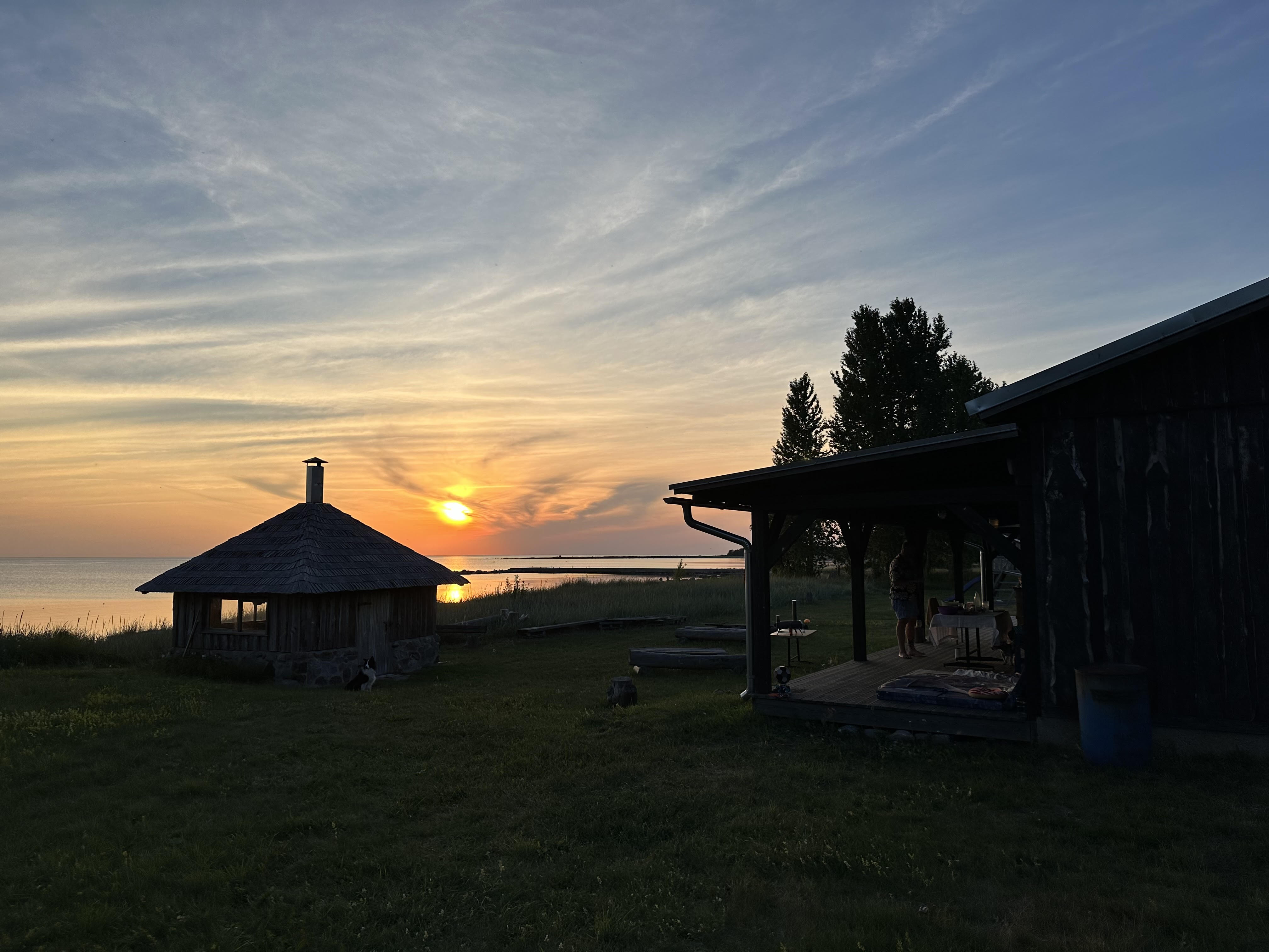 Tünnikuuri ja Grillmaja