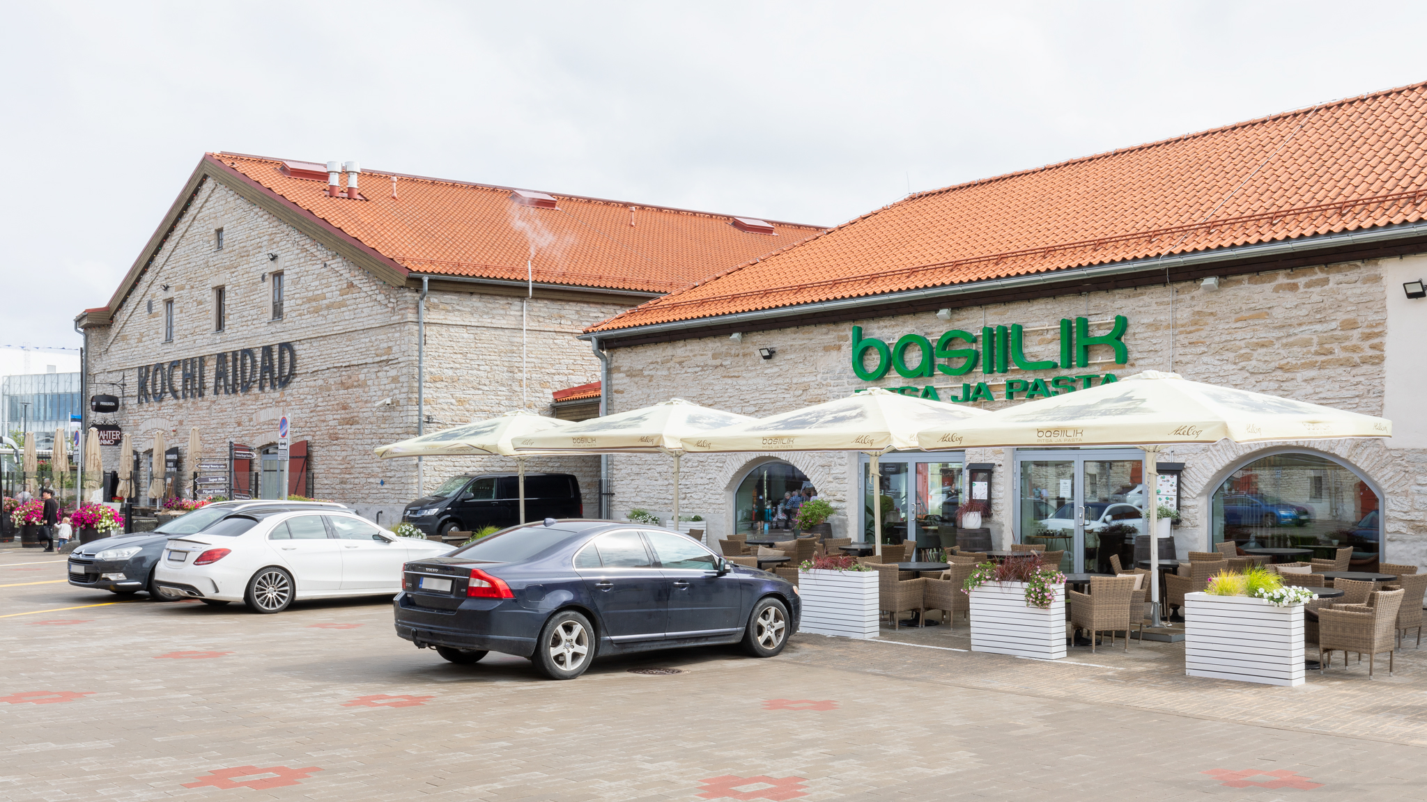Tasuta parkimine restorani ees