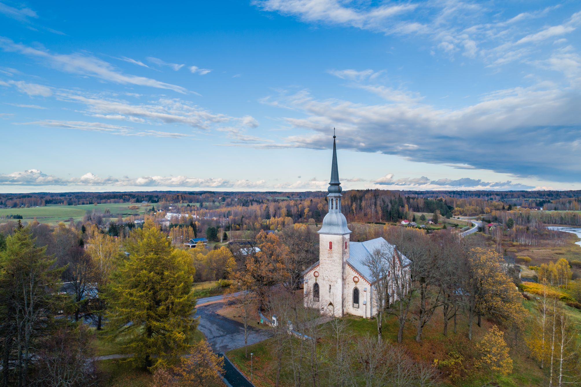 Otepää Maarja kirik linnulennult