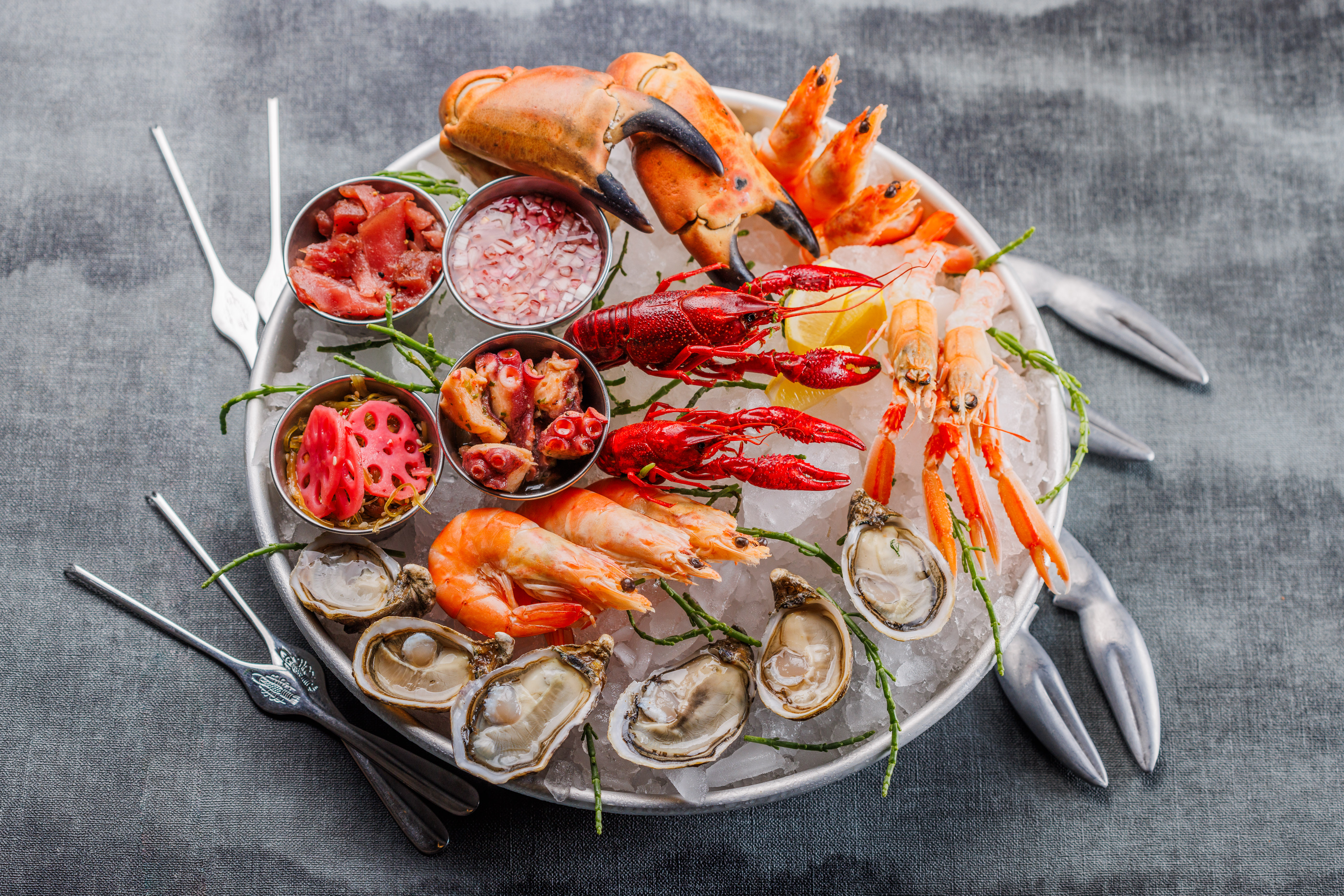 KRABI Wine & Raw Bar is a place dedicated to the passionate duo of wine and seafood in the Old Town of Pärnu. We offer the best selection of seafood a