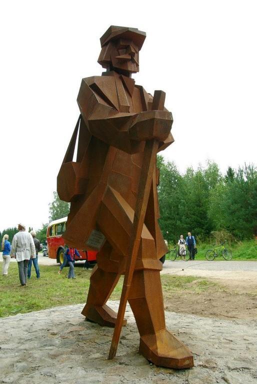 'Traveller' statue