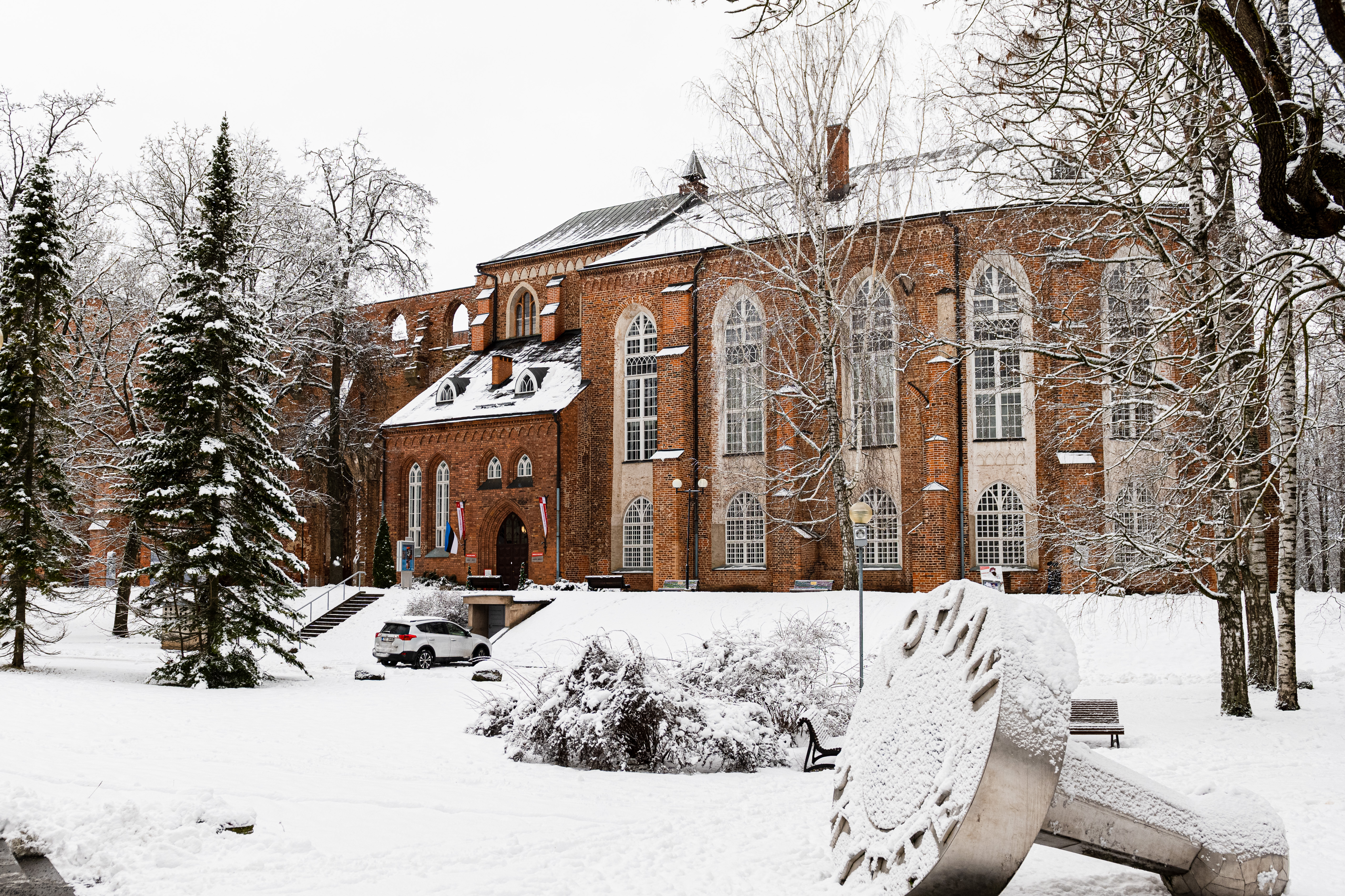 Ansicht der Domruinen im Winter