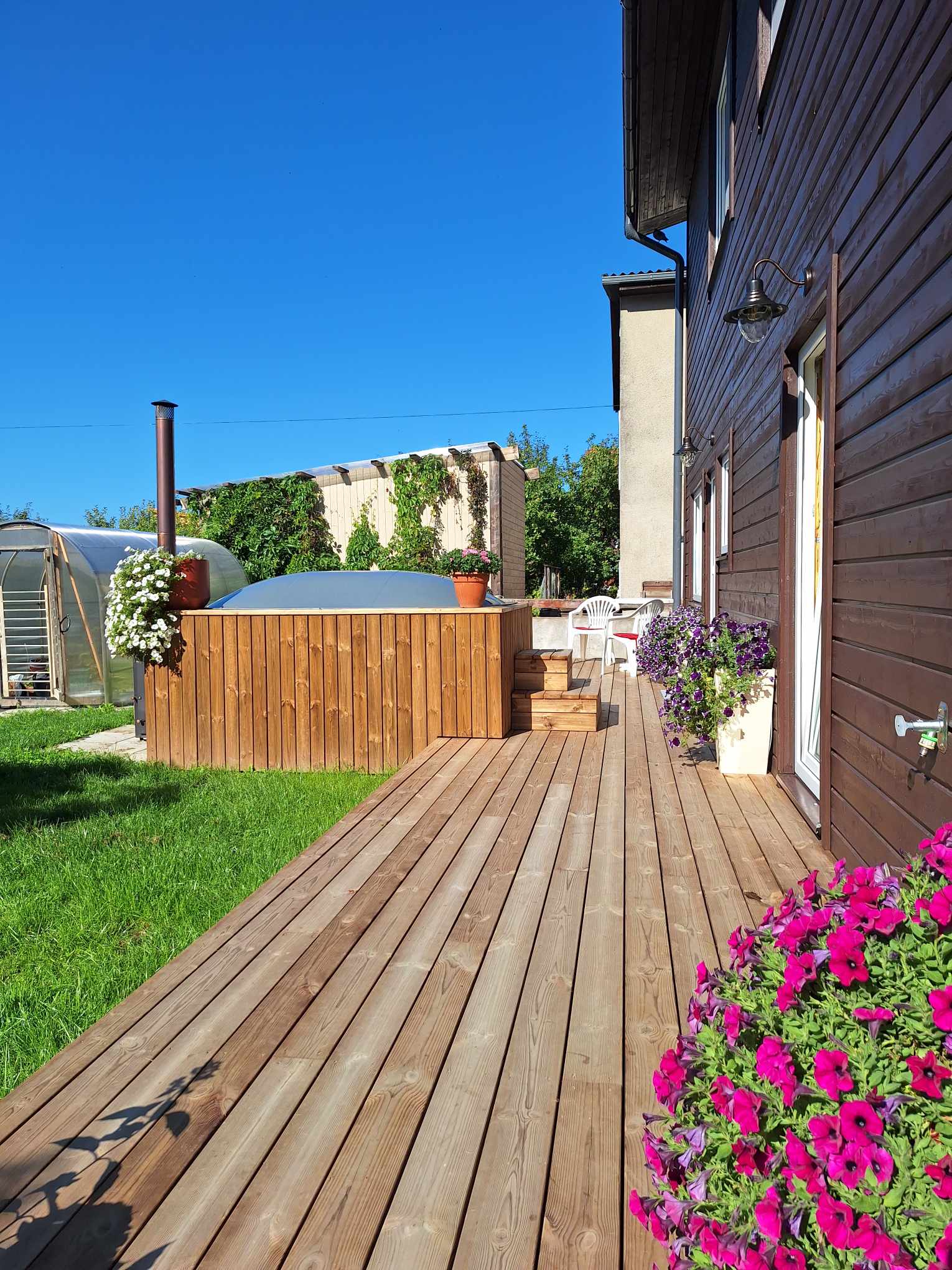 Terrass ja kümblustünn- suve lemmik koht