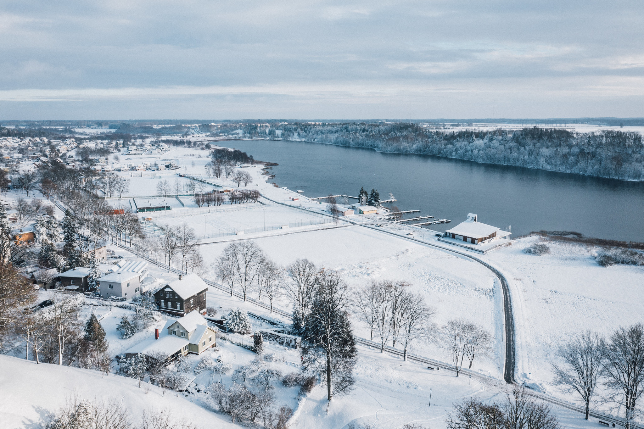 The Lake Viljandi hiking trail begins by the Viljandi stadium. The trail is 12,2 km long and it can be passed both on foot and on a bicycle. On the tr