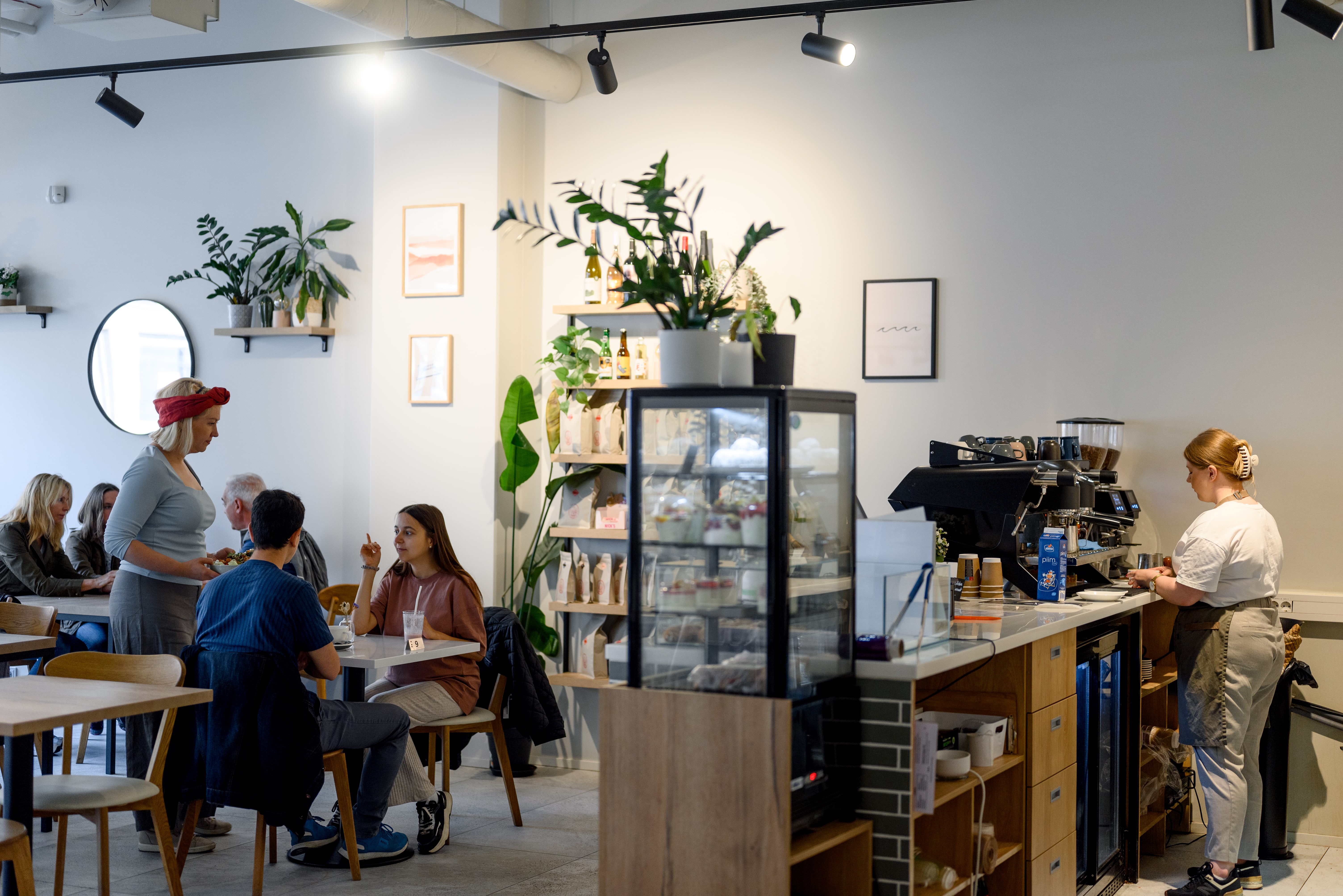 Dot cafe