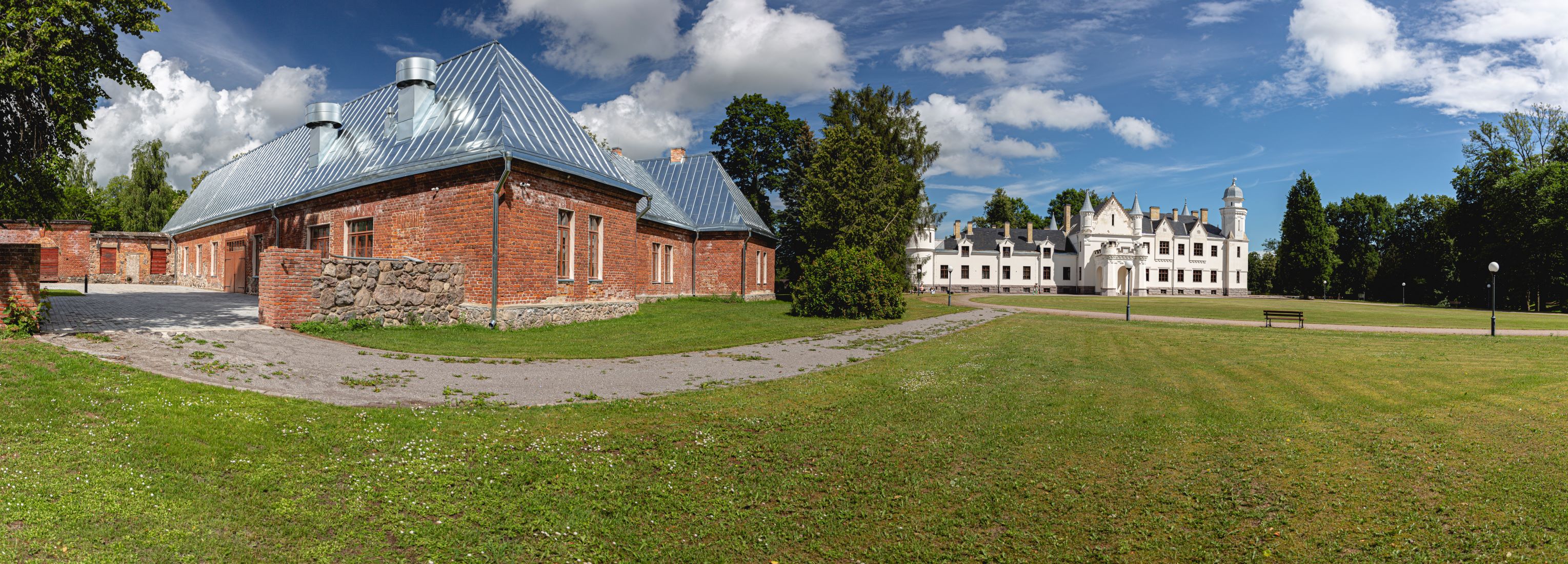 Alatskivi loss ja lossi sõiduhobuste tall