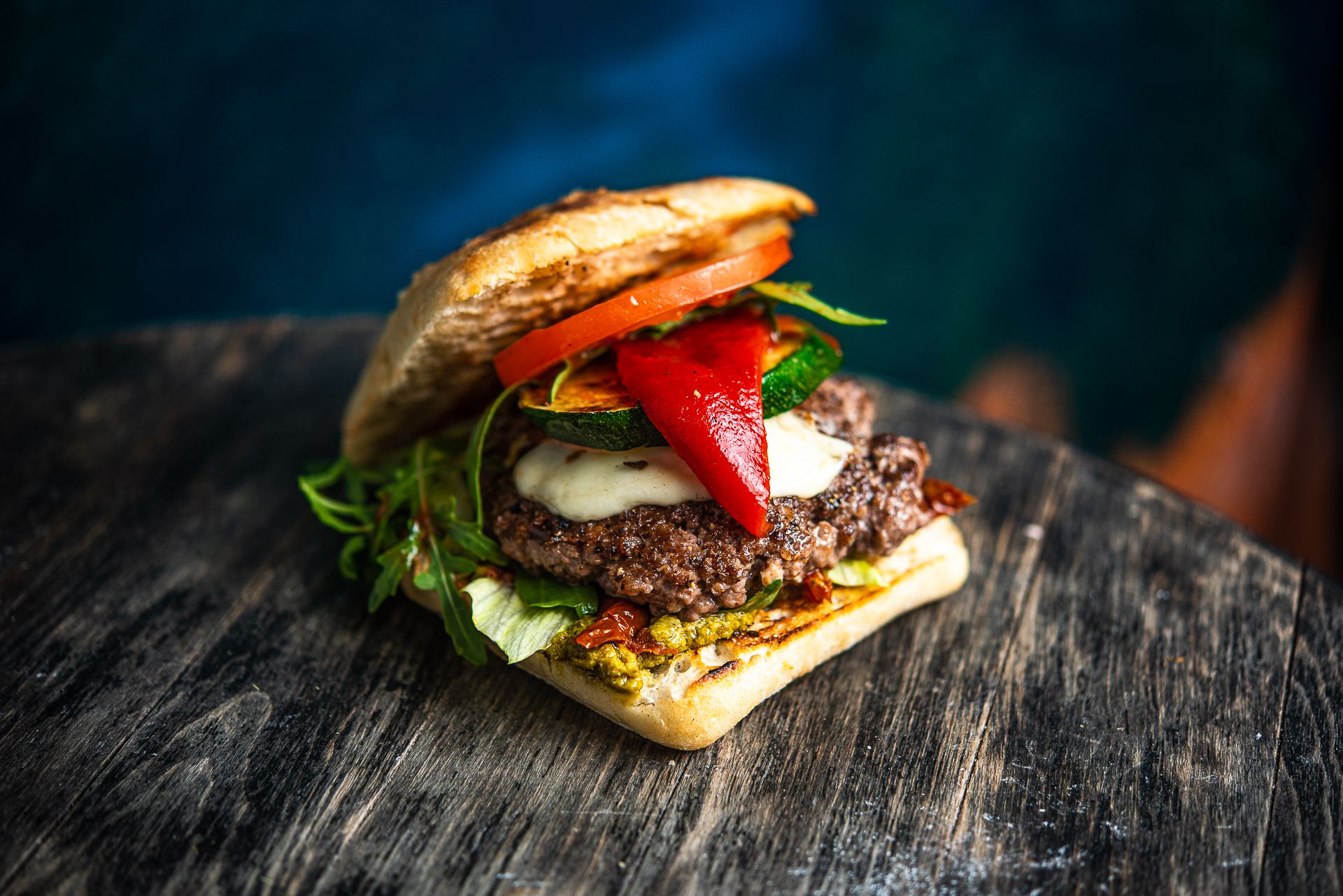 Linnutee Puhveti burger