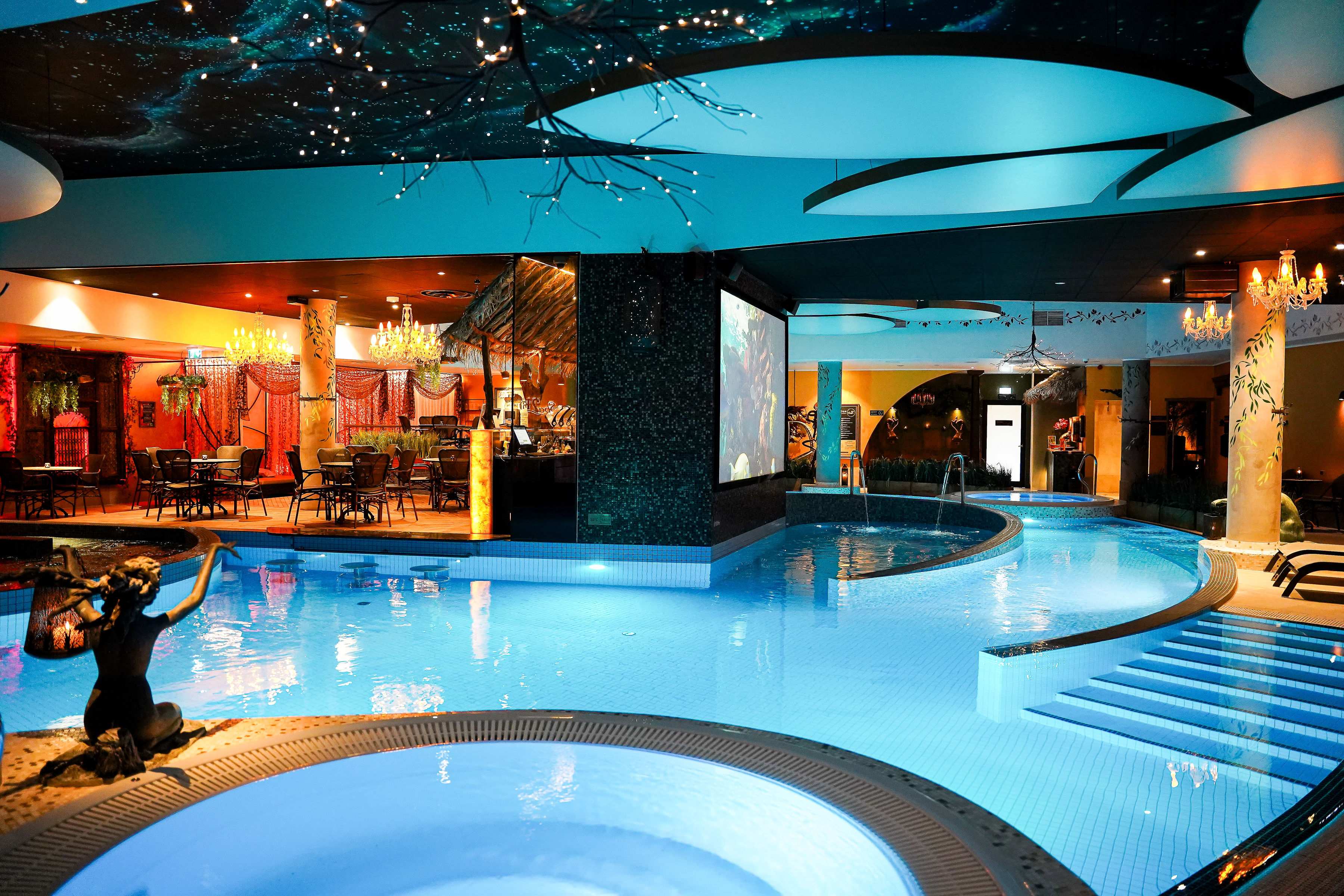 Spa21+ lounge pool