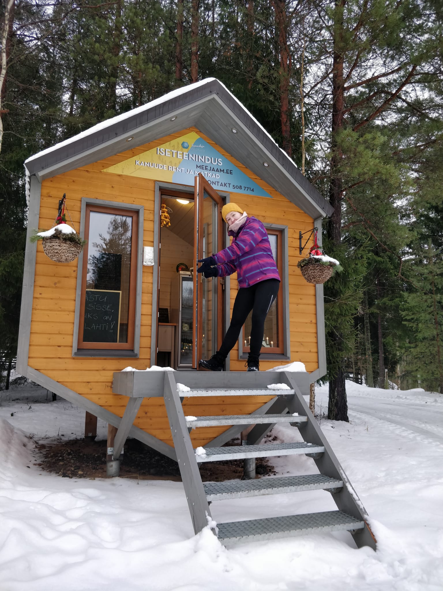 The Taevaskoja Maitsed self-service is located in the beautiful village of Taevaskoja. At the self-service point of sale, you can contactlessly buy pr