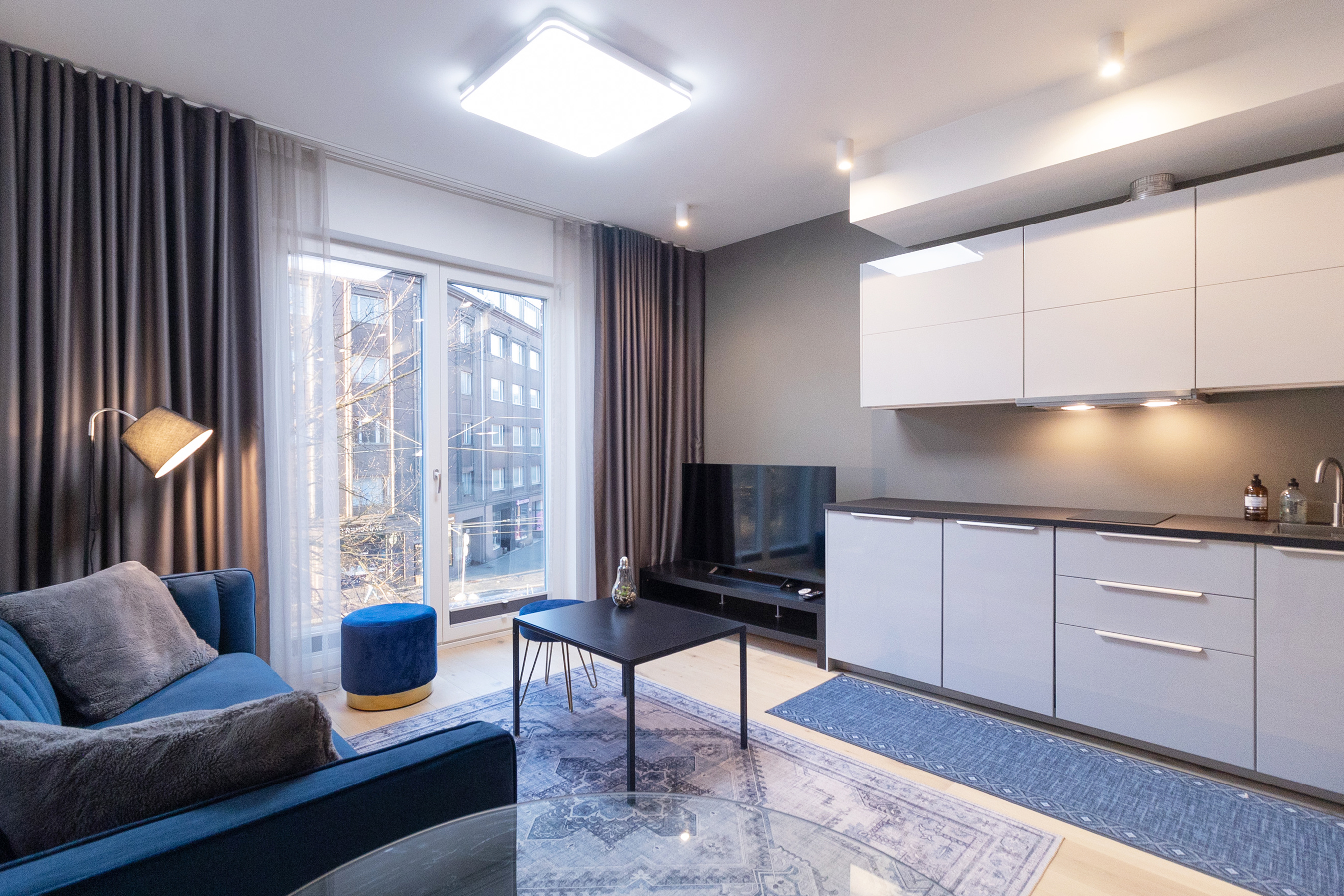 Revalia Das Haus White Studio
