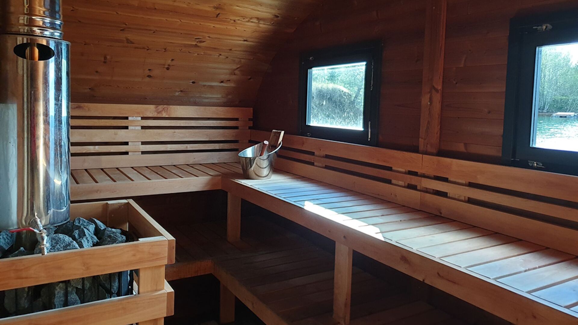 Paekalda Puhkekeskuse parvsaun "Puravik" seest