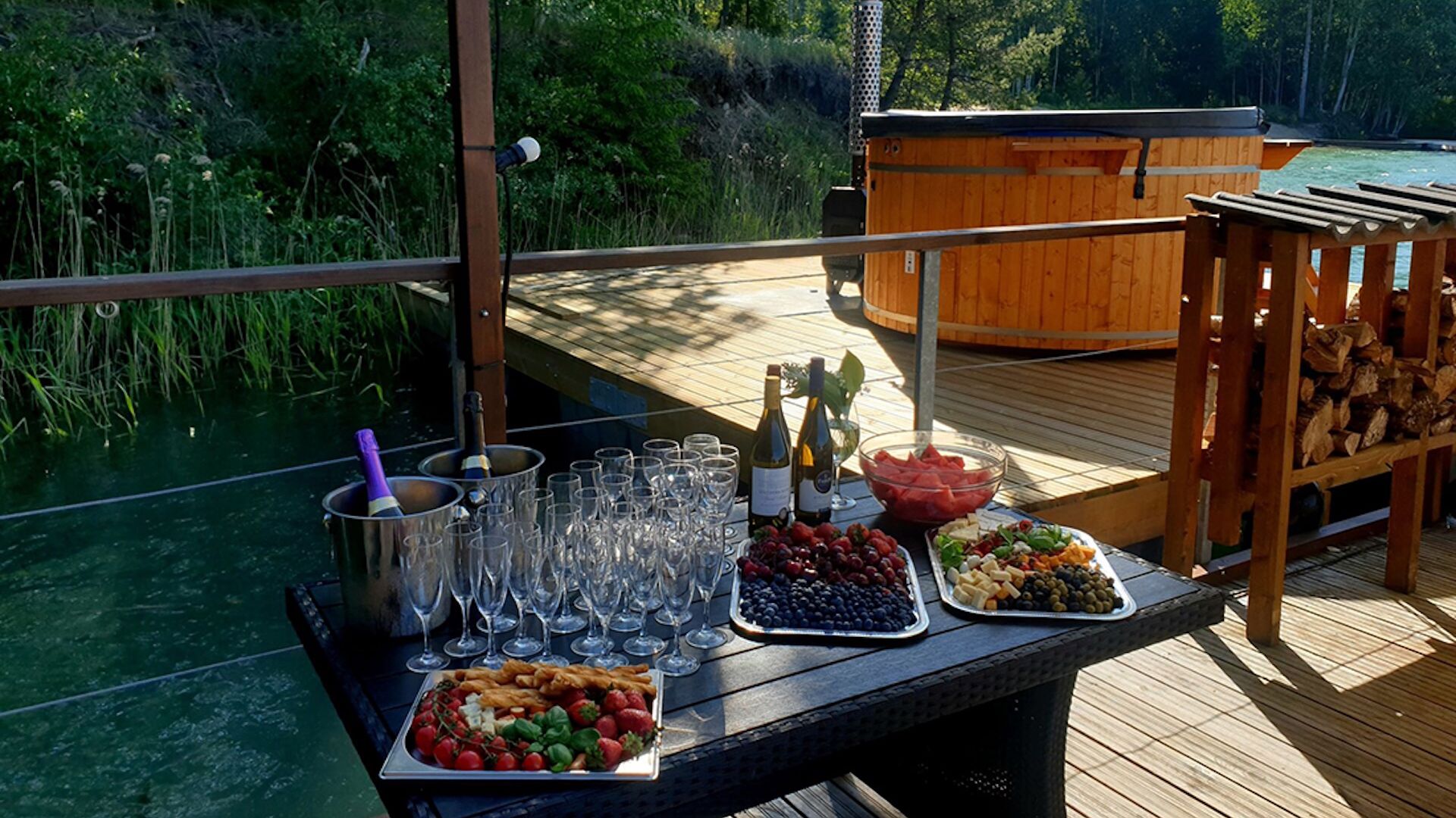 Paekalda puhkekeskuse parvsaunakompleks ka toitlustab