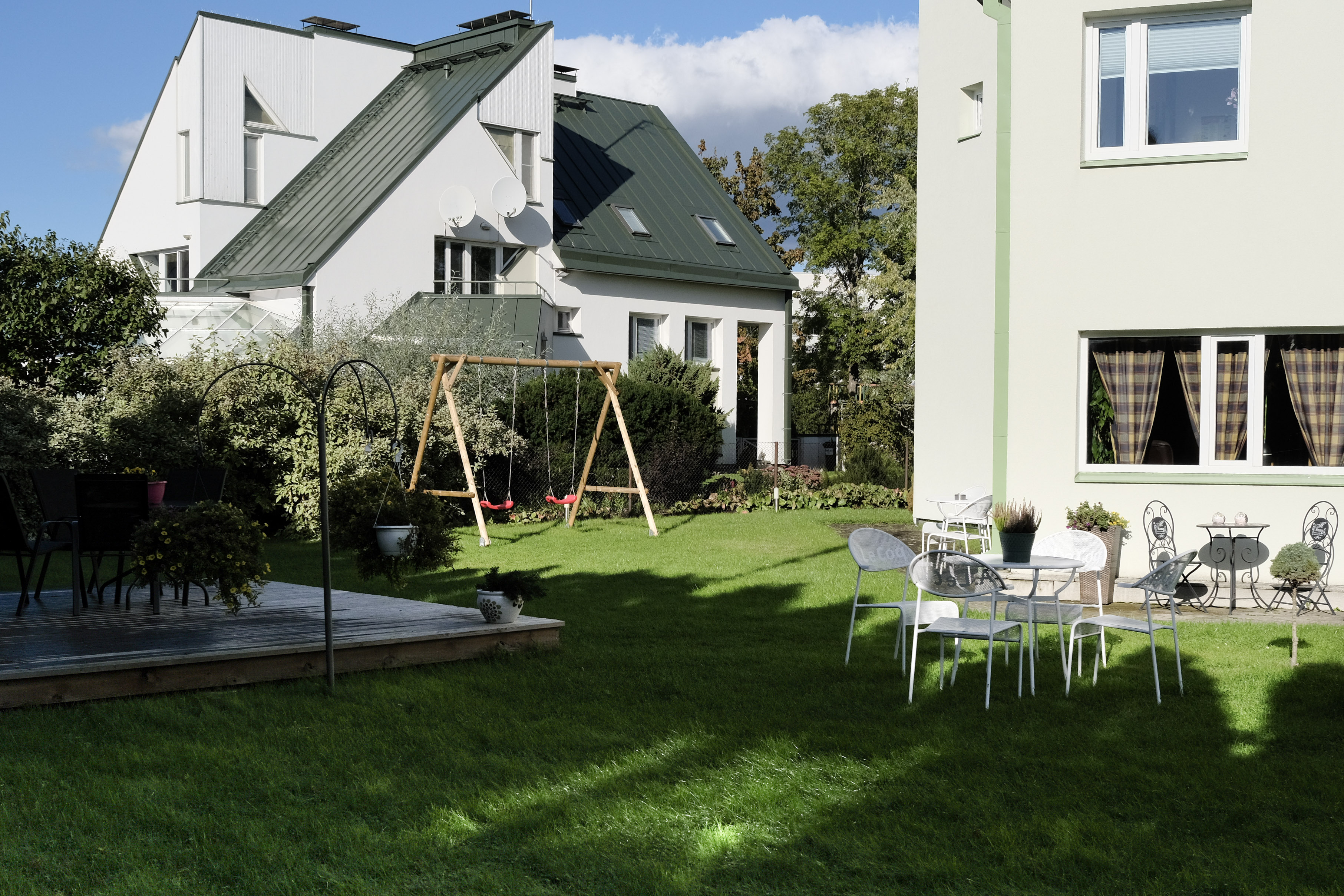 You can sit in the courtyard and enjoy the weather.