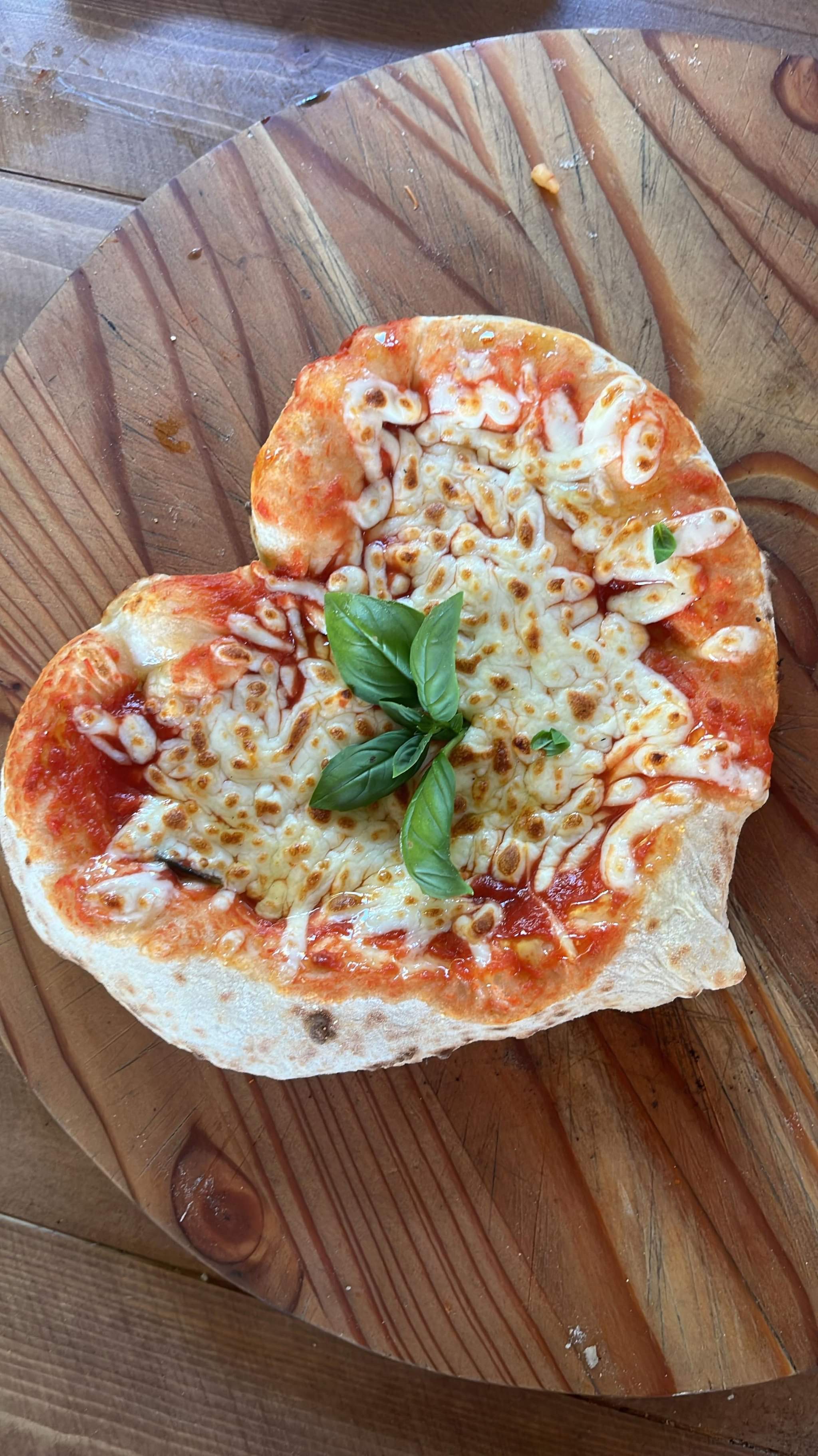 Südamekujuline pitsa