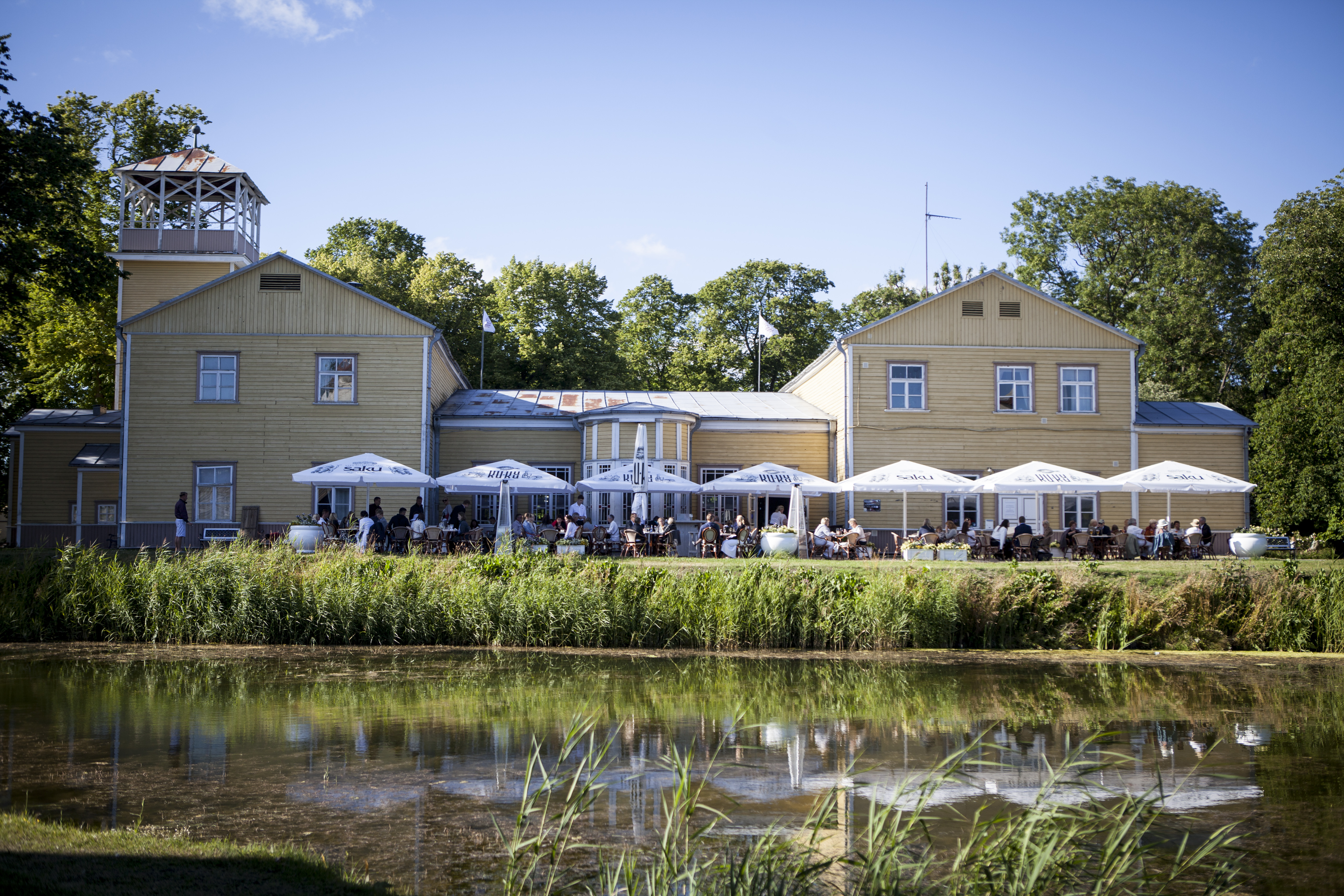 Kuressaare Kuursaal, vaade lossiterrassile