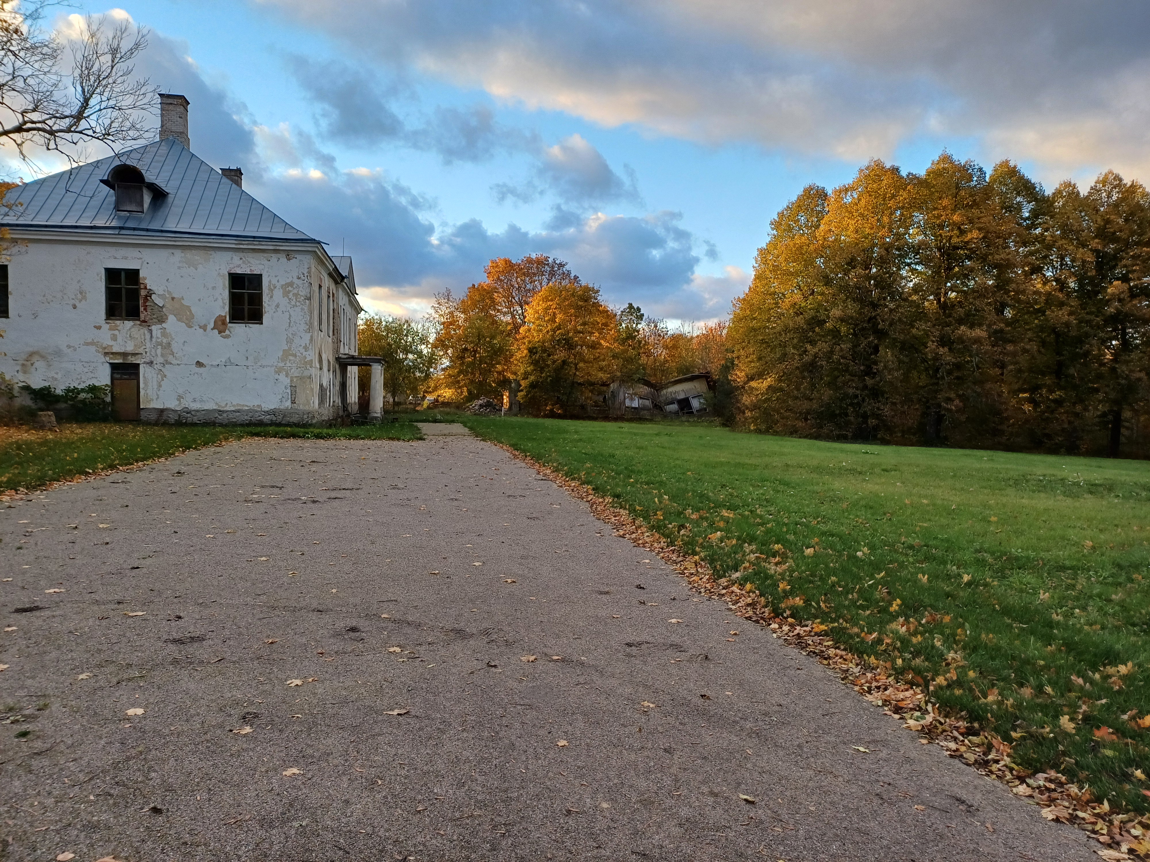 Käesalu mõisa peamaja