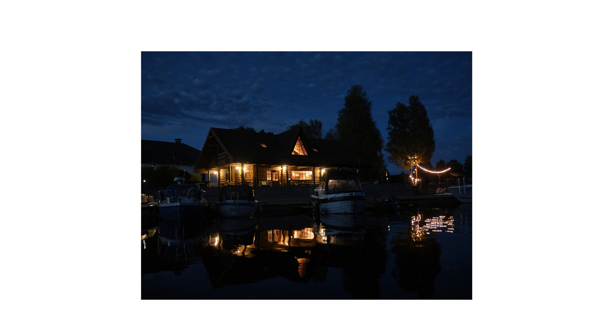 Oiu Harbour Log Cabin