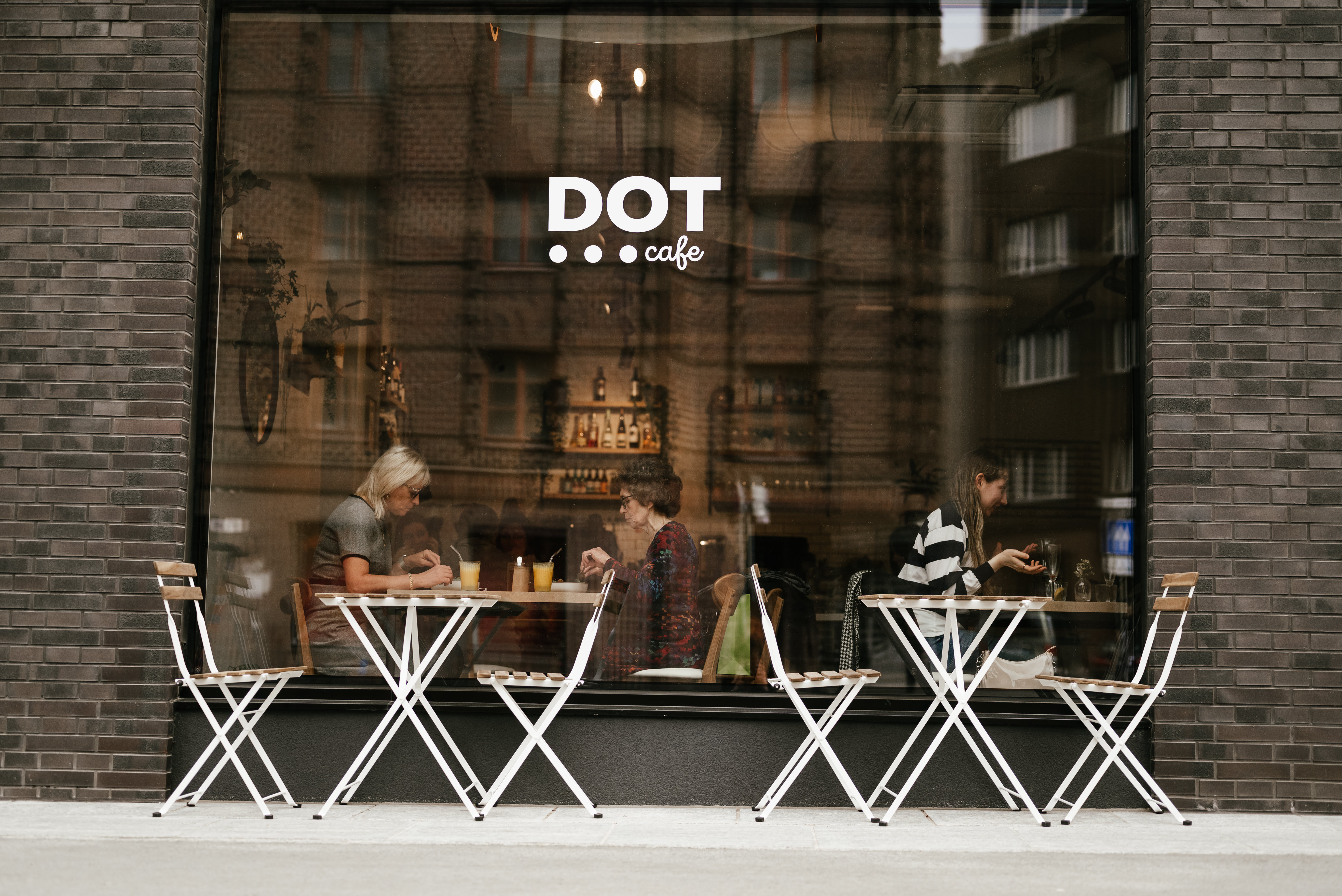 Dot cafe