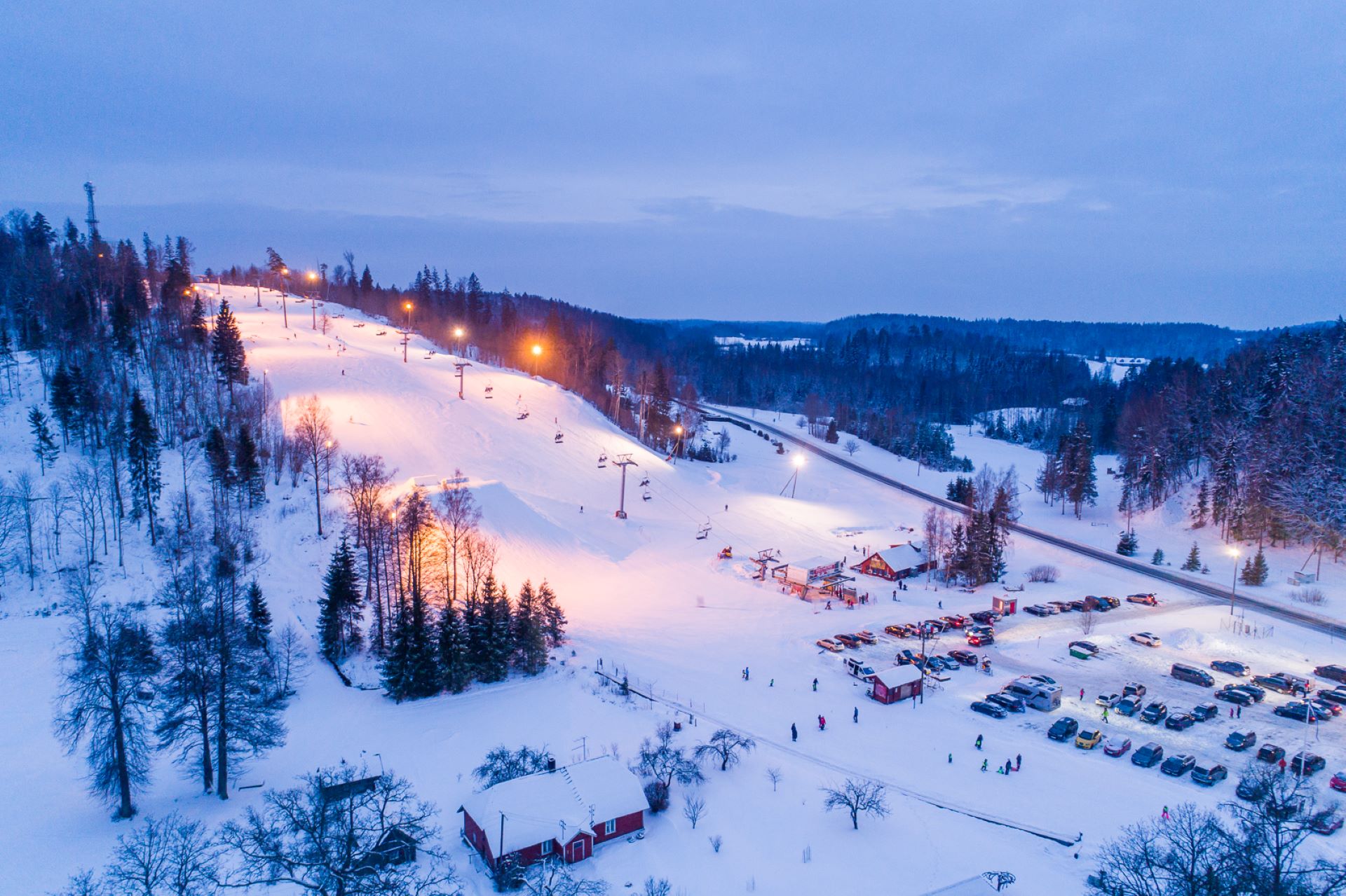 Väike Munamägi, mäesuusakeskus Munakas