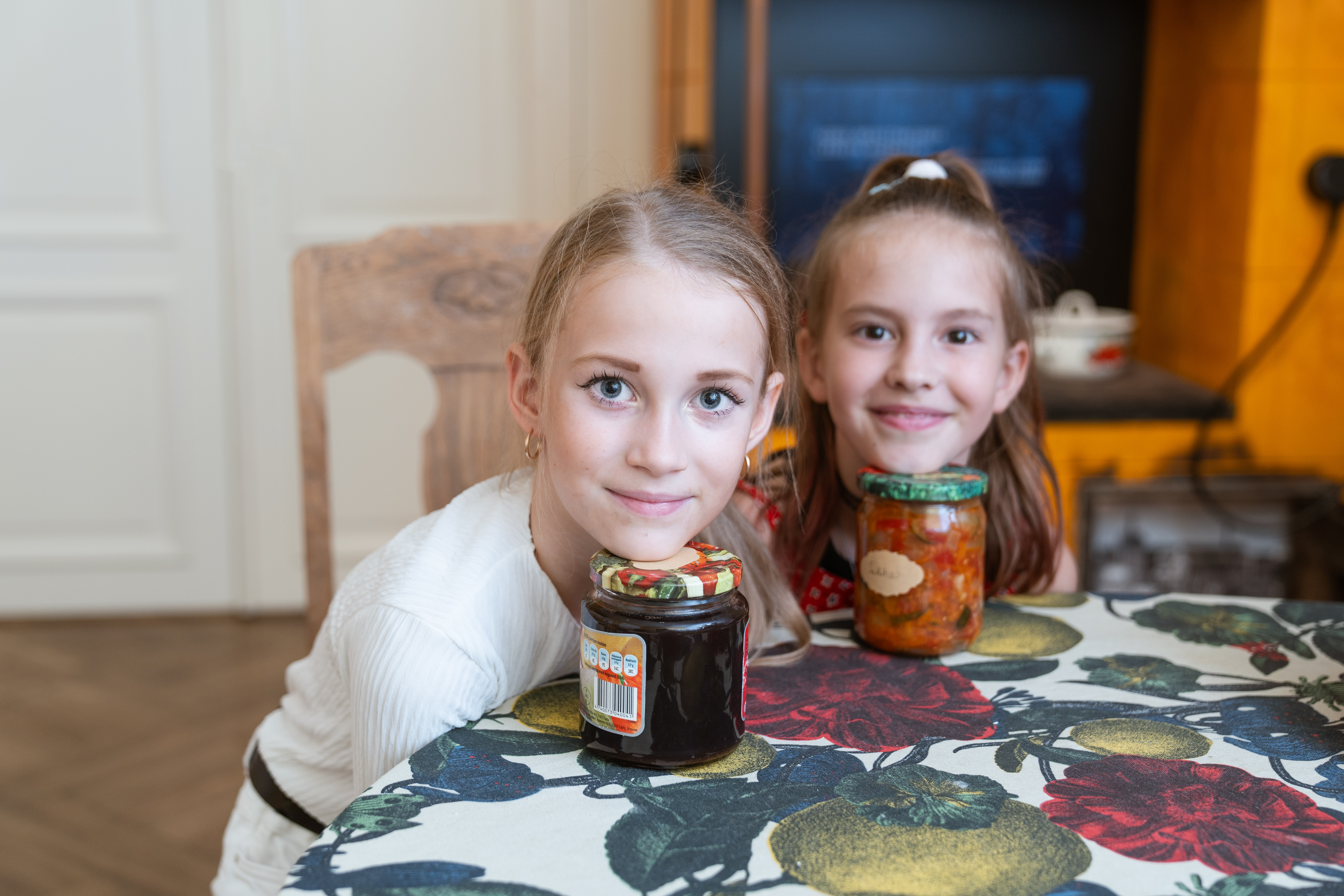 Kinder in der Ausstellung „Unser Tartu“