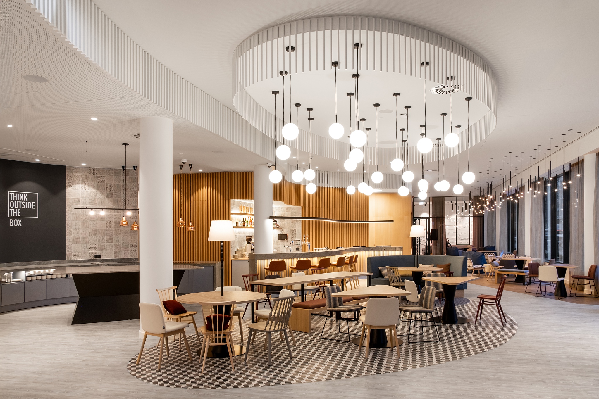 Hampton by Hilton Tallinn lobby