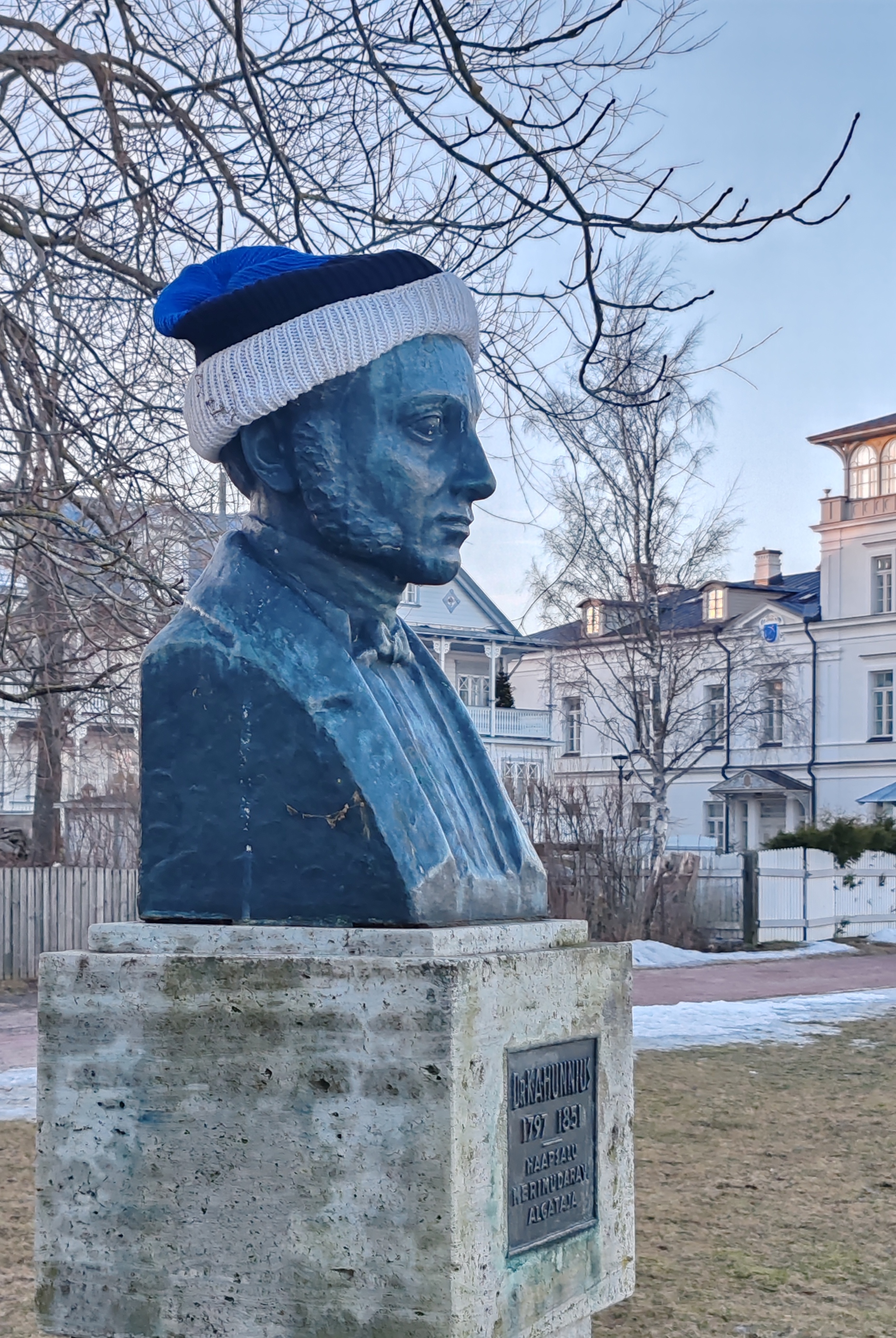 C.A Hunniuse monument