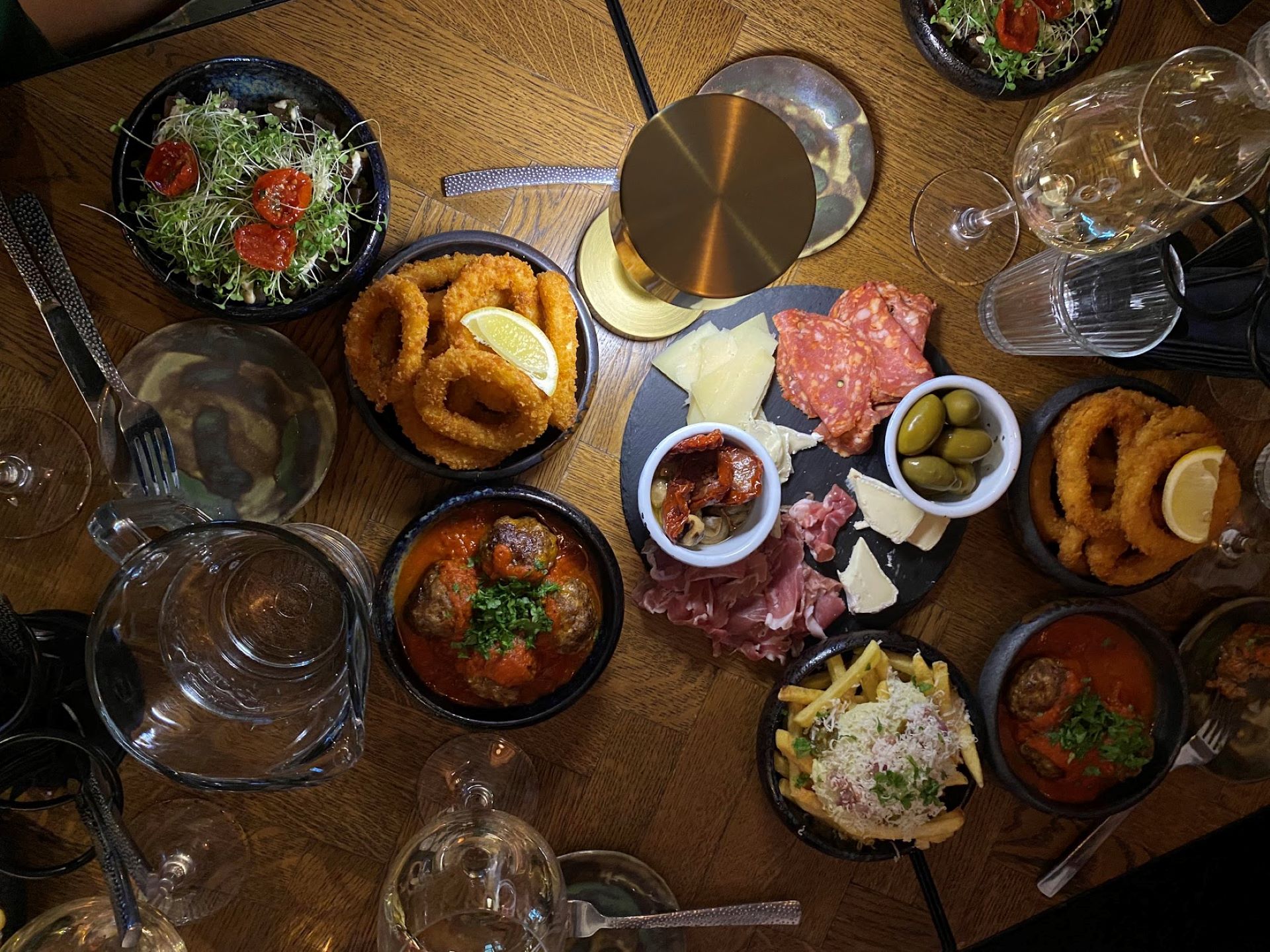 Vint Weinbar & Tapas