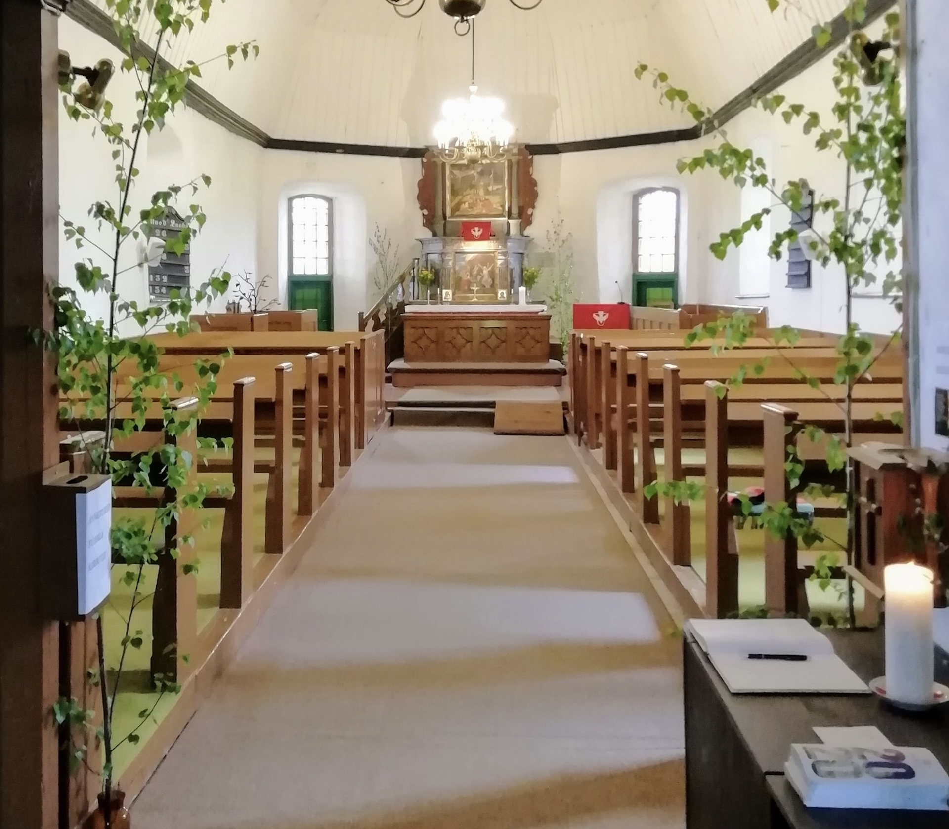 Tuhala Kaarli kiriku sisemus