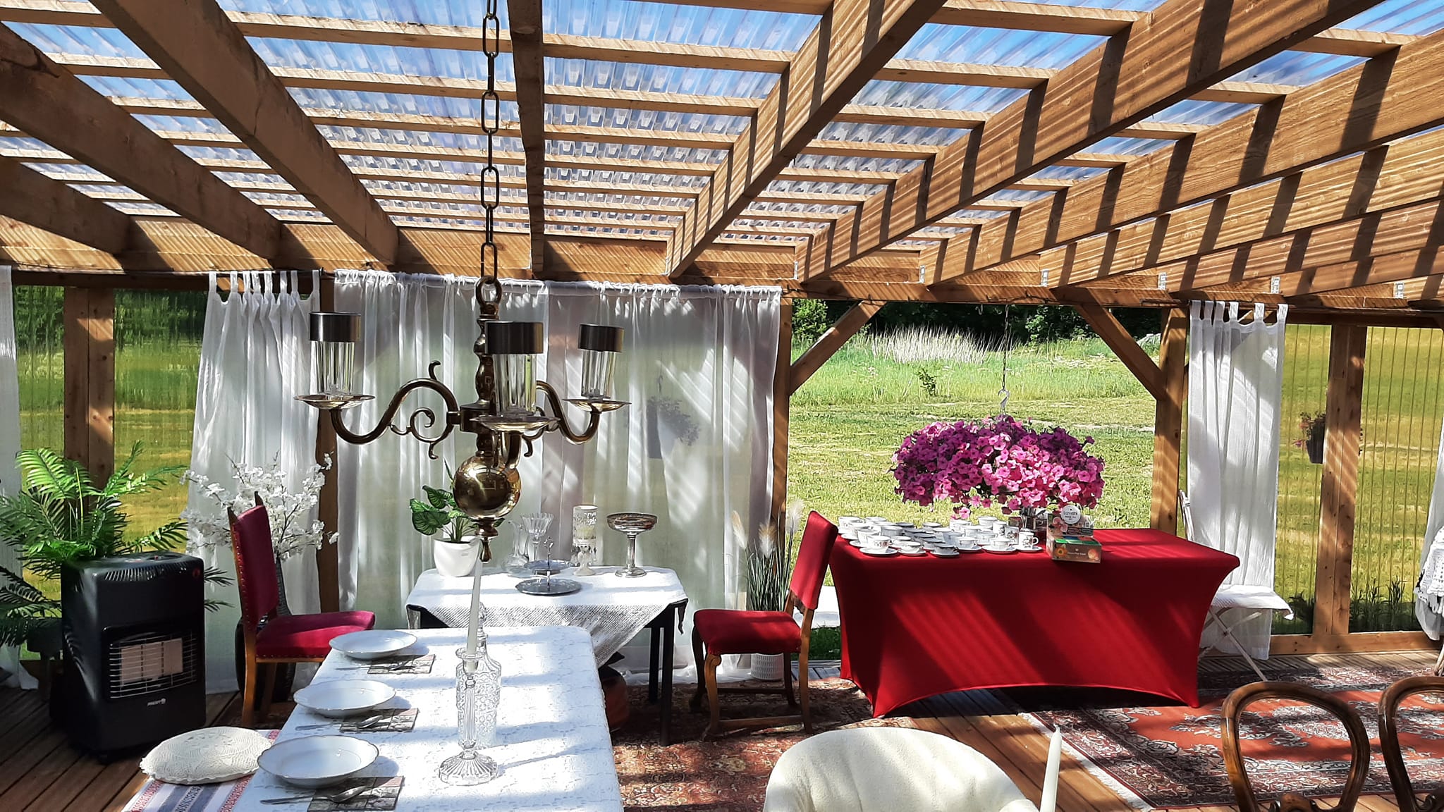 Ajamasina Suverestoran külaliste ootel