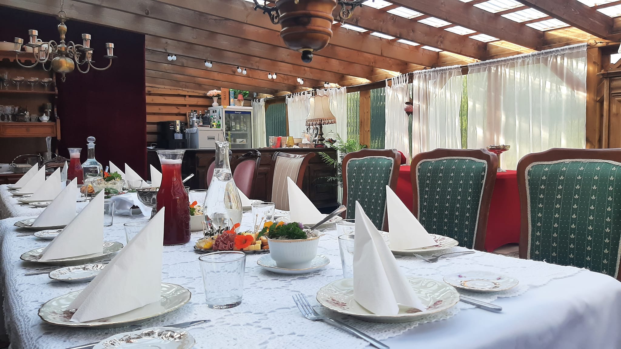 Ajamasina Suverestoran külaliste ootel