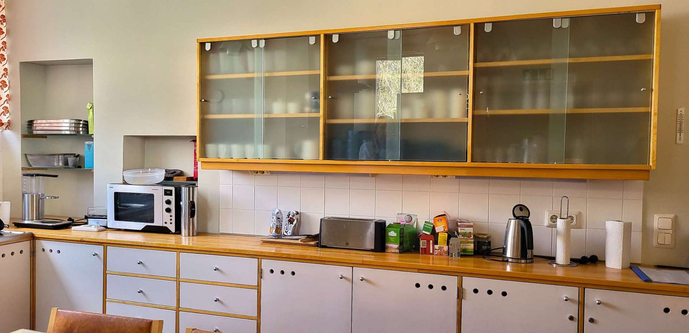 Villa Tammekann köök koos elektroonikaga