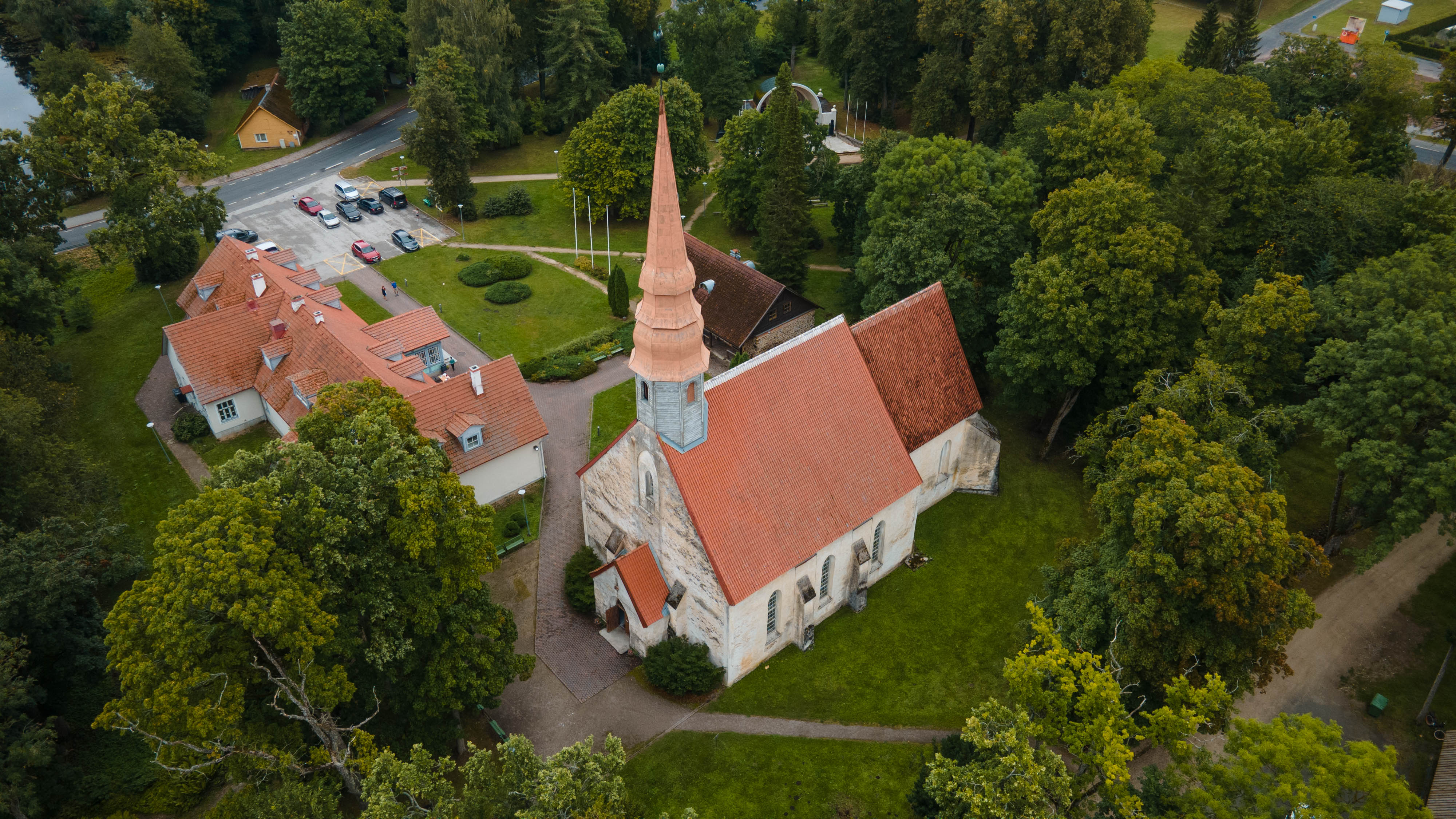 Palamuse kirik õhust