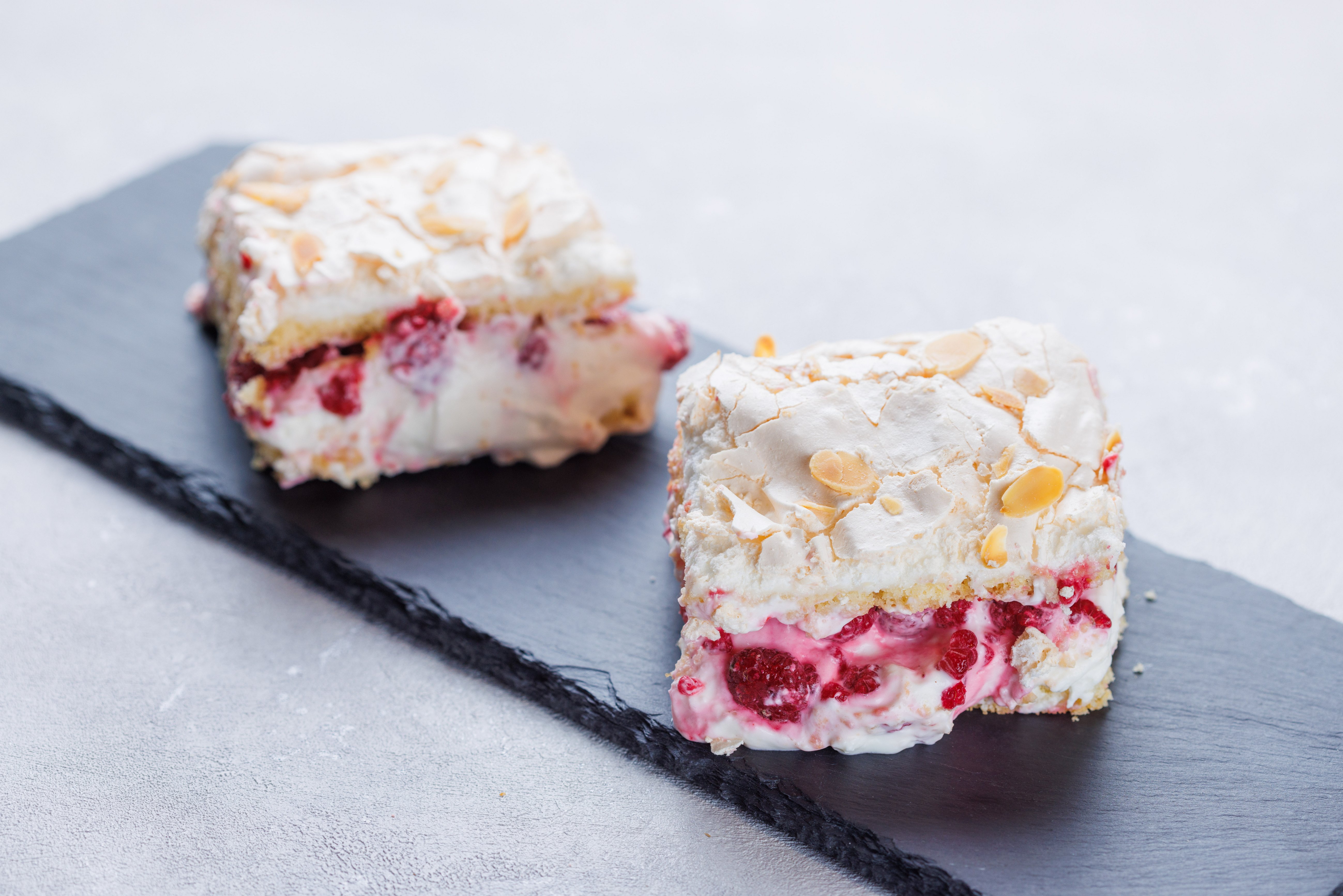 Käsintehty Brita-kakku