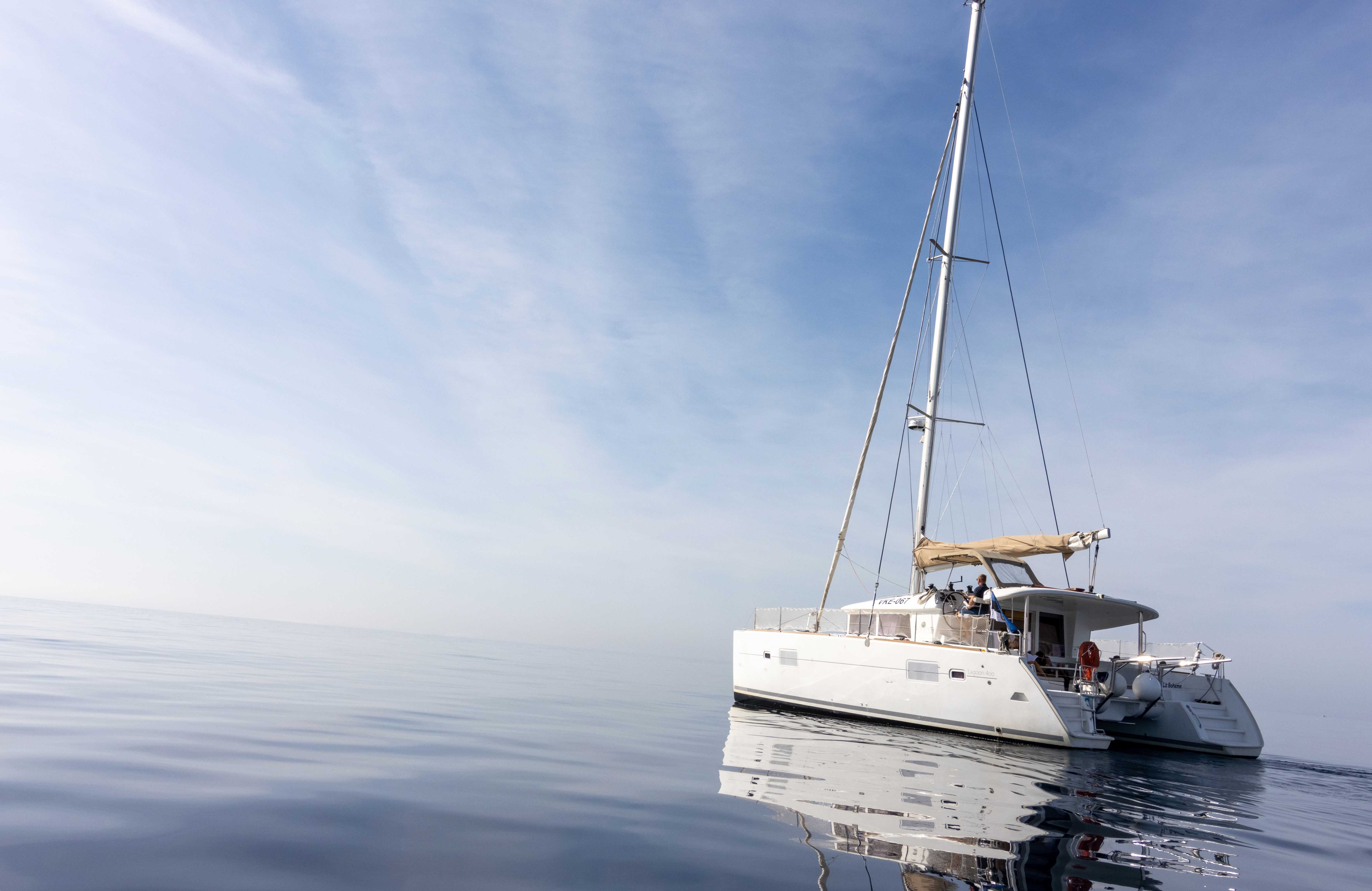 This class A Bavaria yacht from the year 2001 is 34 foot long and provides absolute safety. It also has everything necessary for a longer voyage or a 