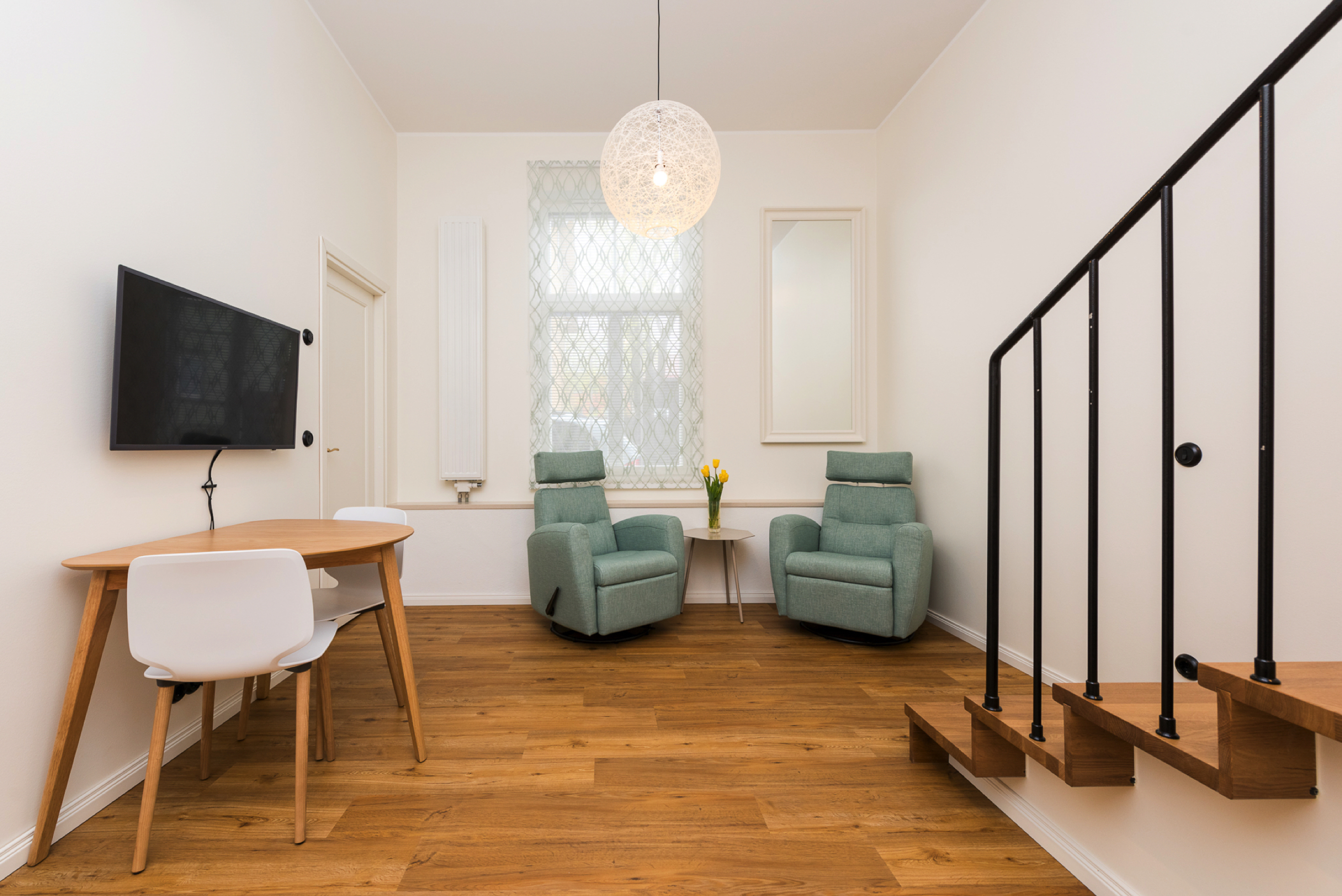 Apartment 4, Wohnzimmer