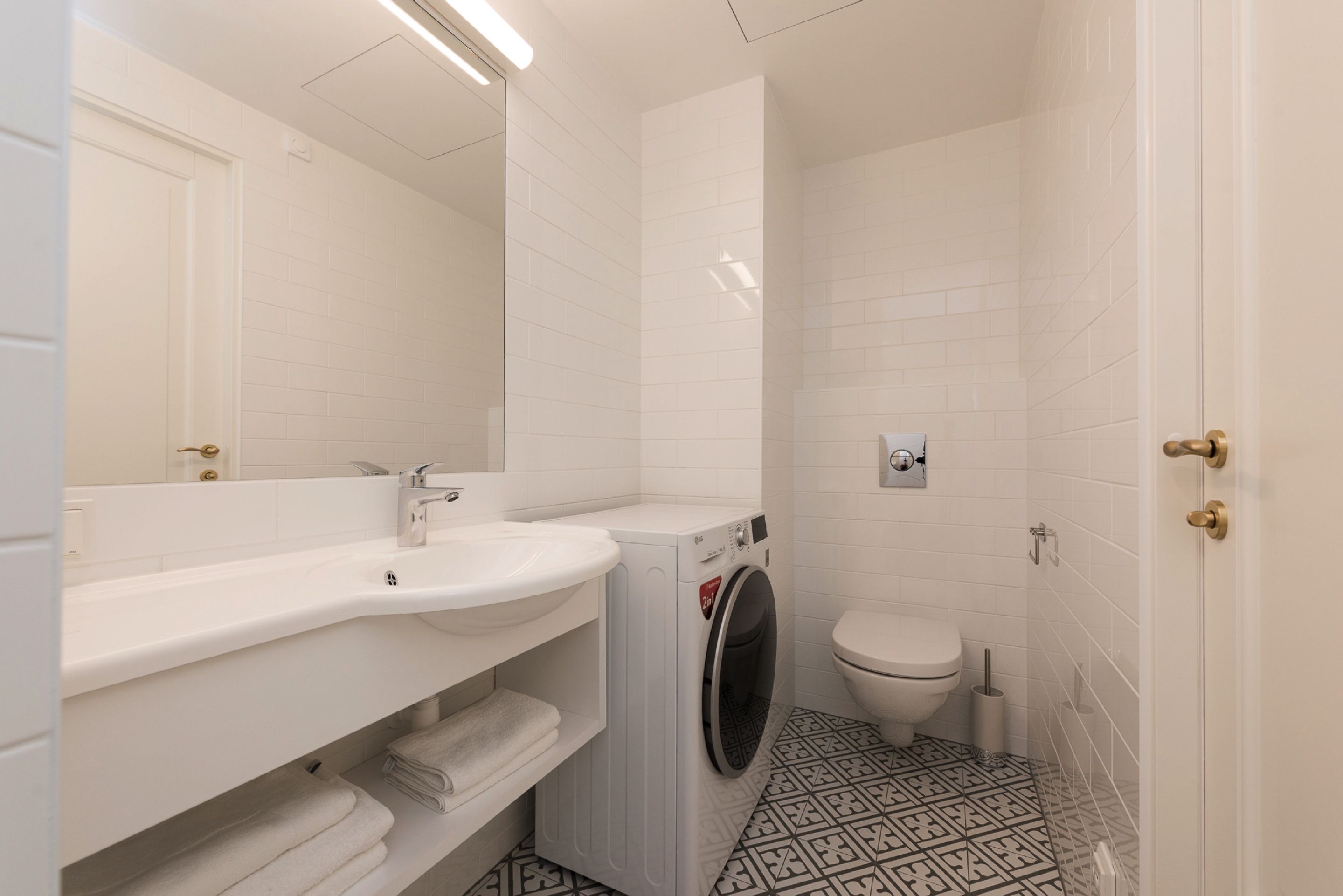 Apartment 6, Badezimmer