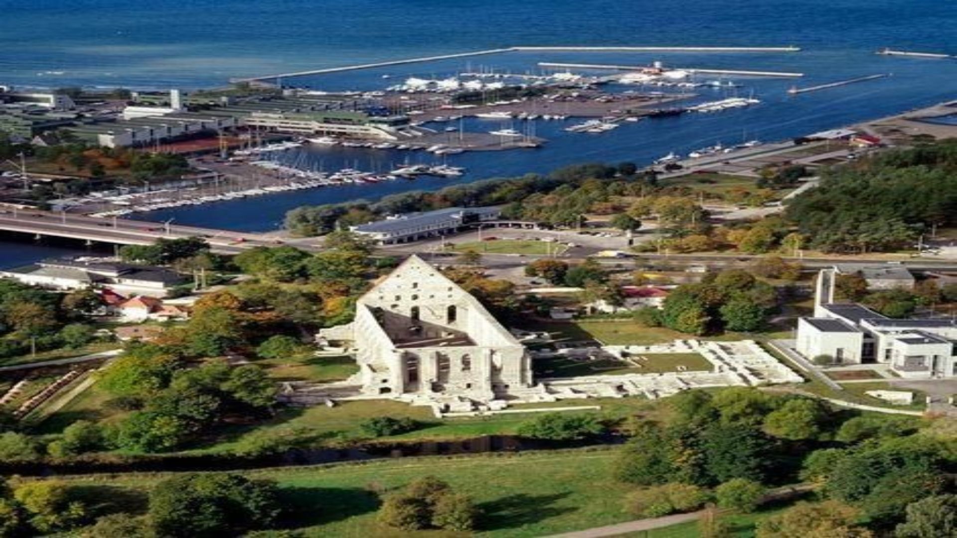 Pirita klooster ja vaade merele