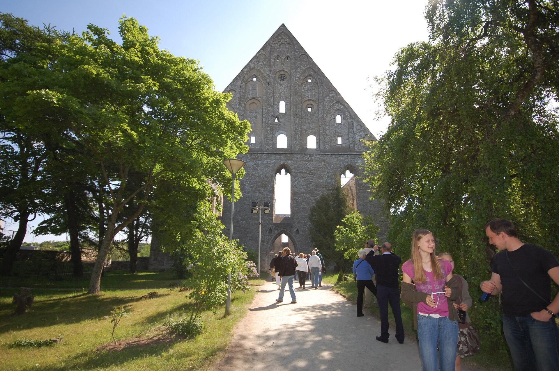 Pirita kloostri sissepääs