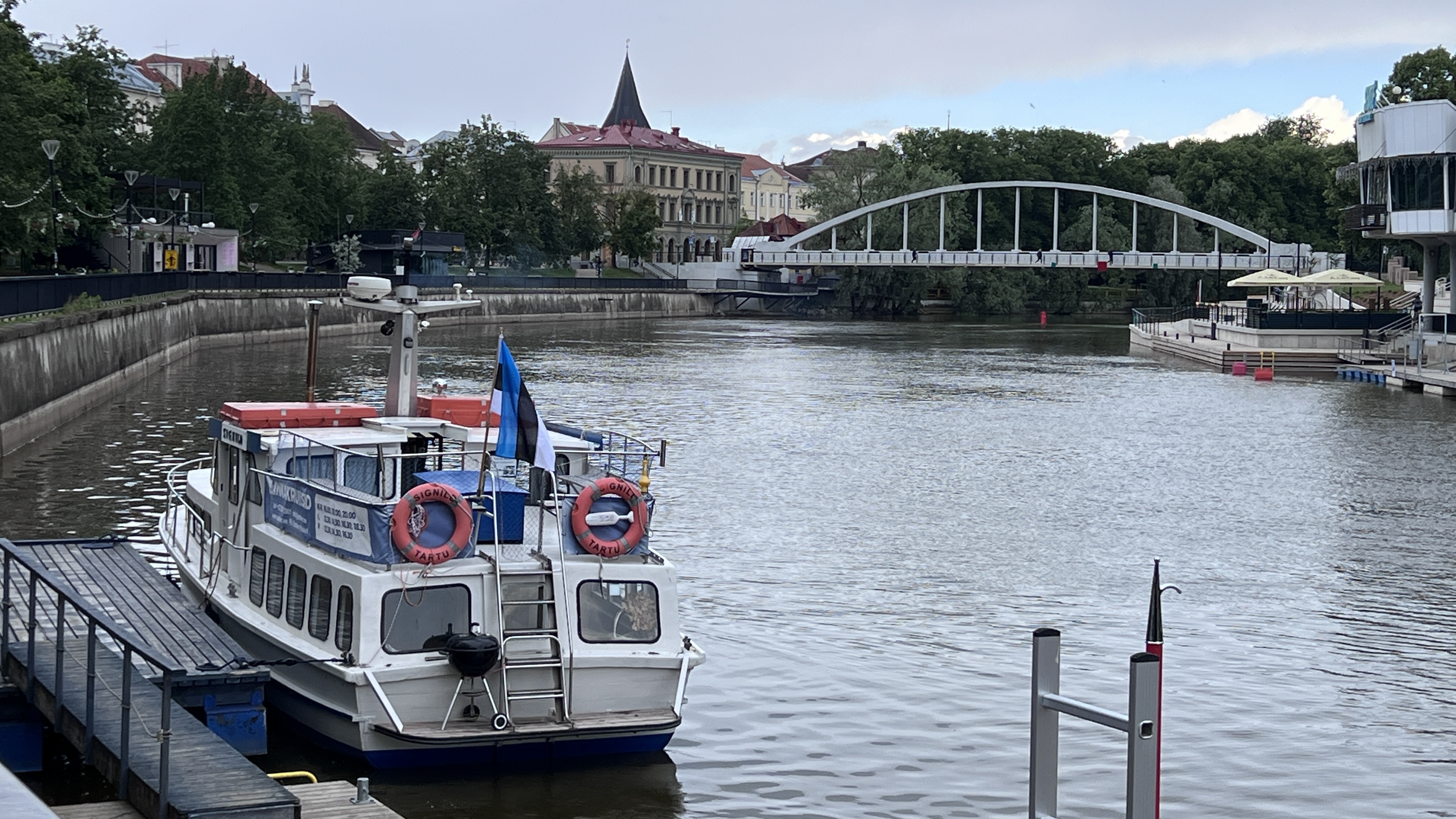Tartu kesklinna kai ääres