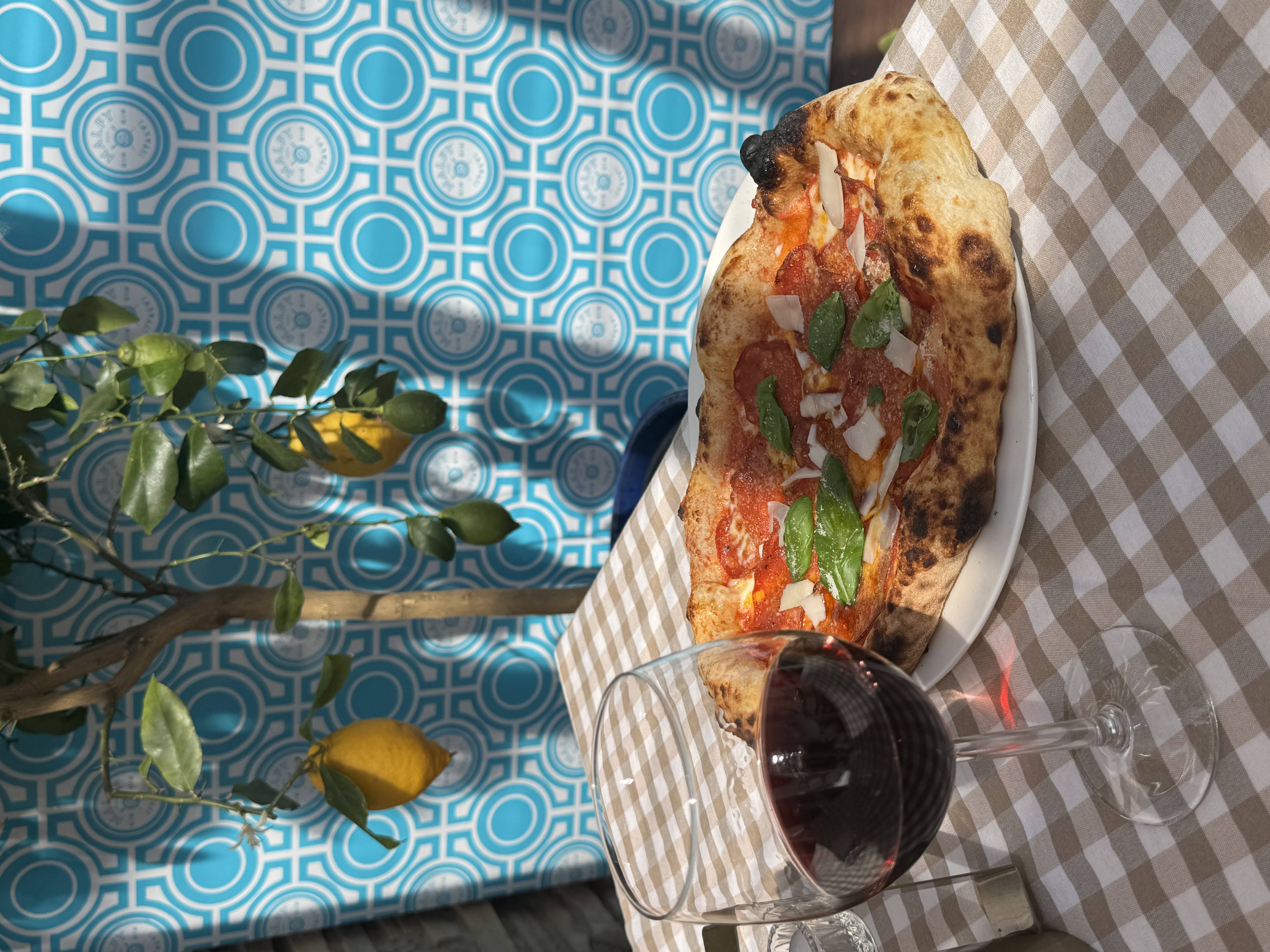Naudi pizzat koos kvaliteetse veiniga