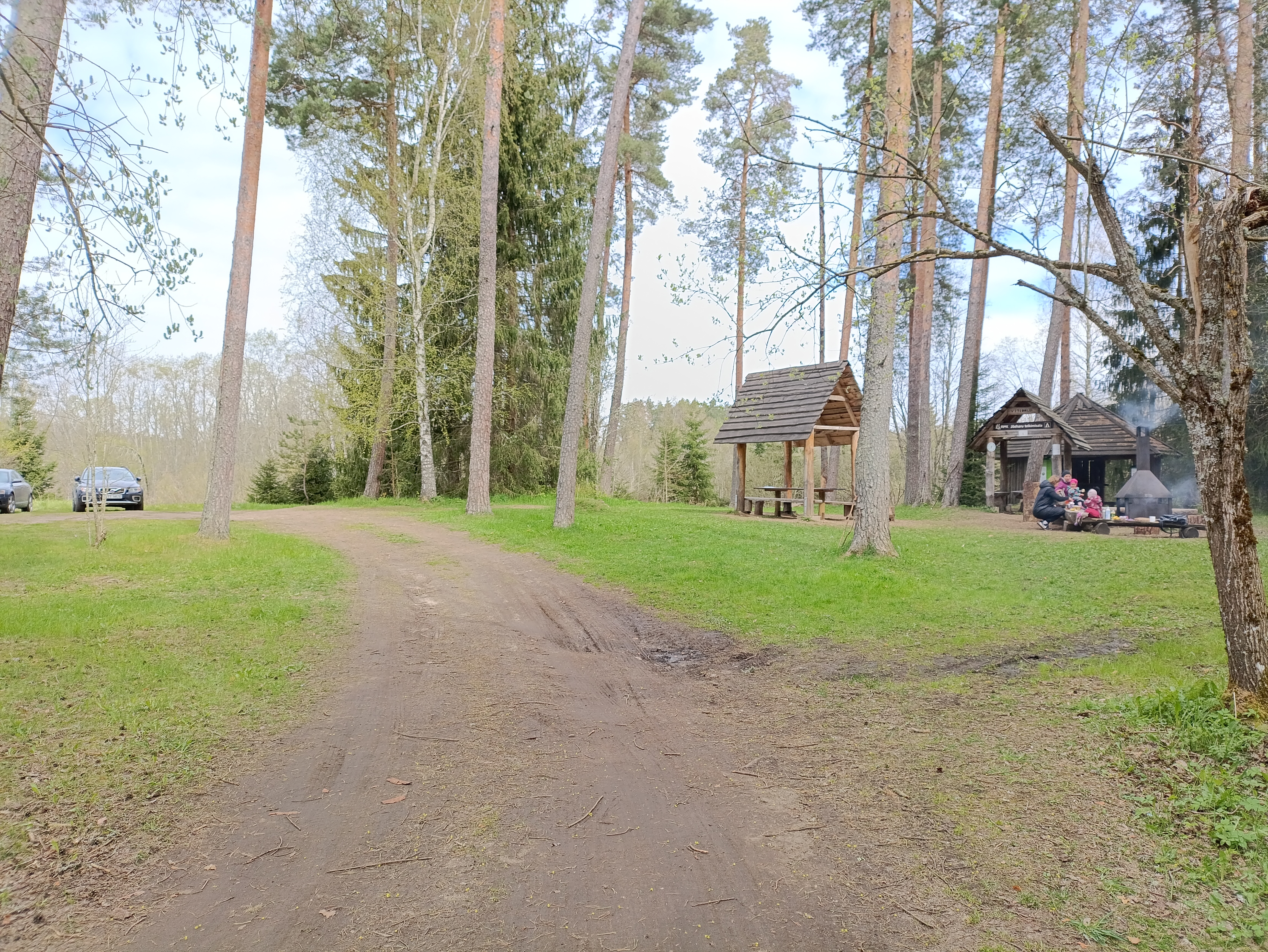  Vitipalun seikkailuradan levähdyspaikka katoksineen