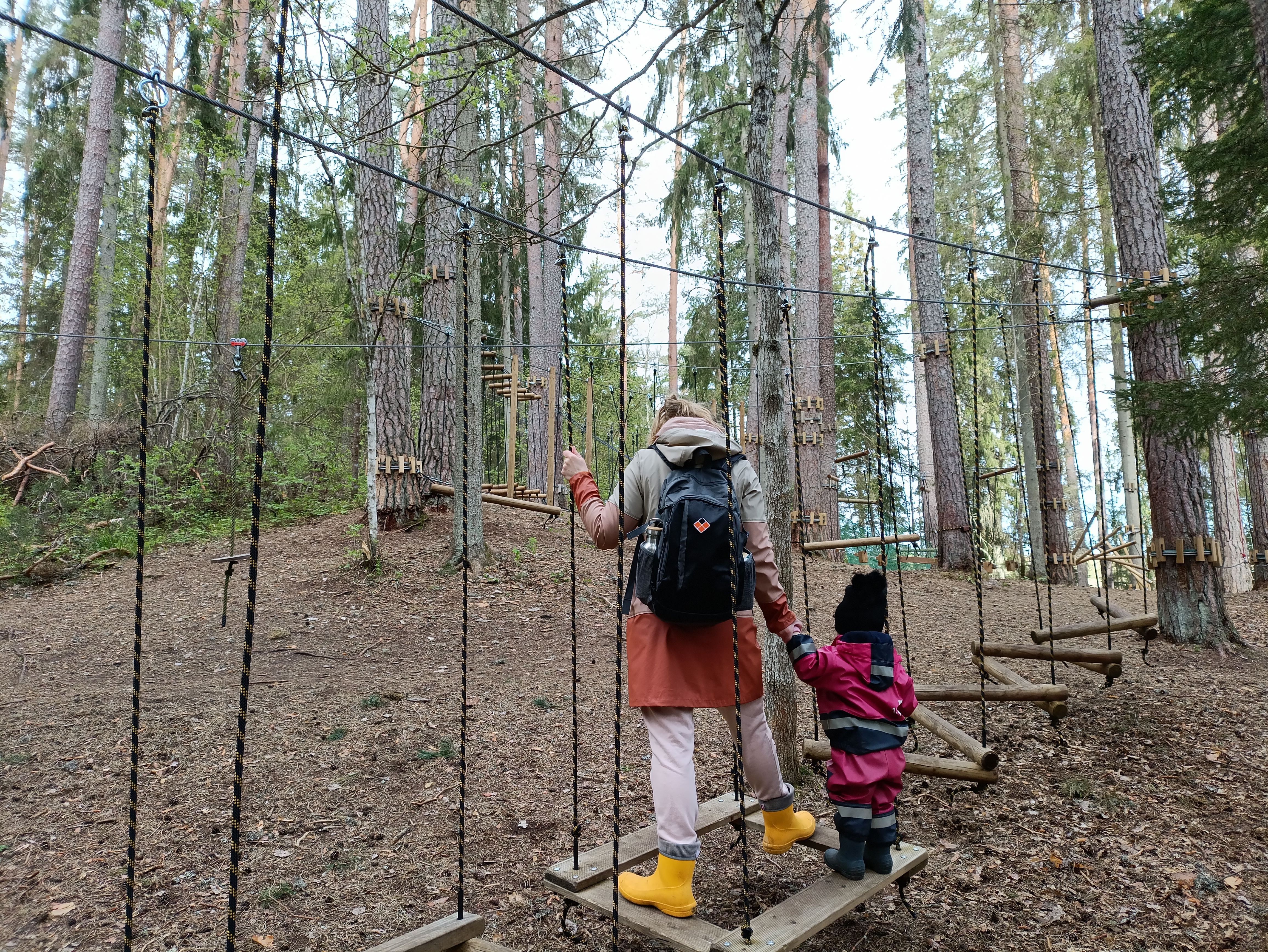 Keijupolun metsäkiipeily- / matalaseikkailurata