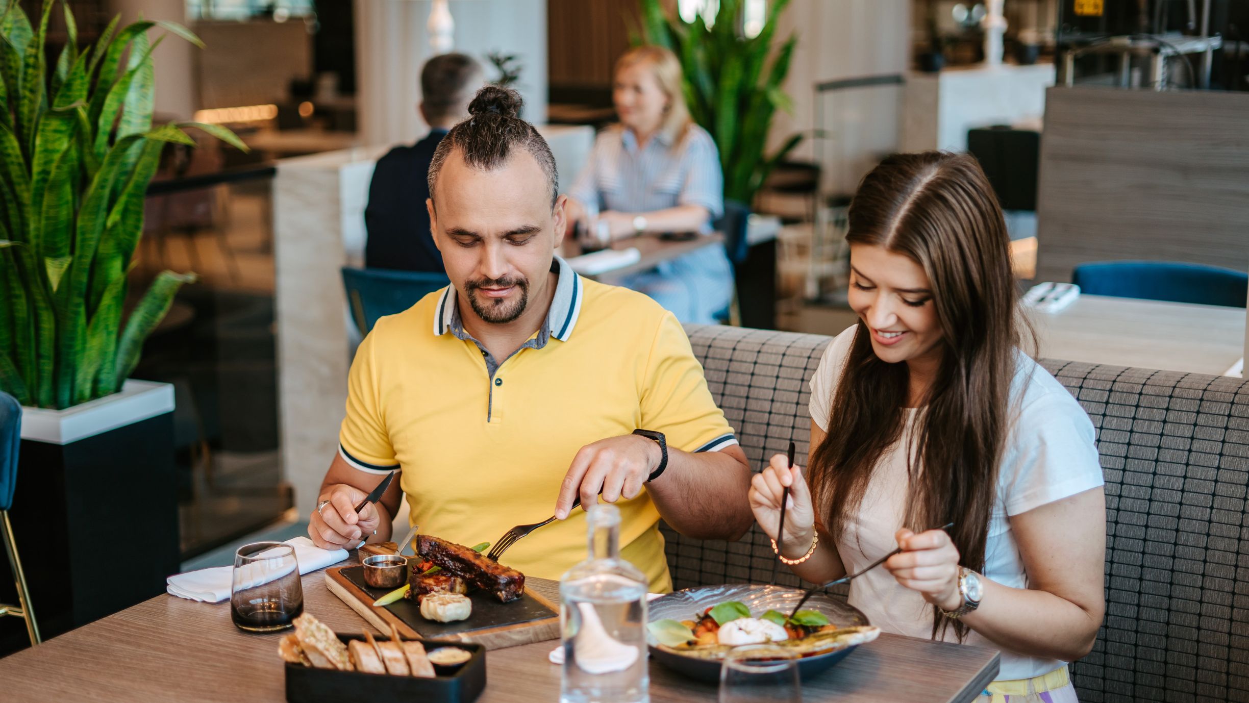 For more playfulness, discovery and togetherness in life, restaurant Nero takes its guests on a journey around the world of flavours in an immediate a