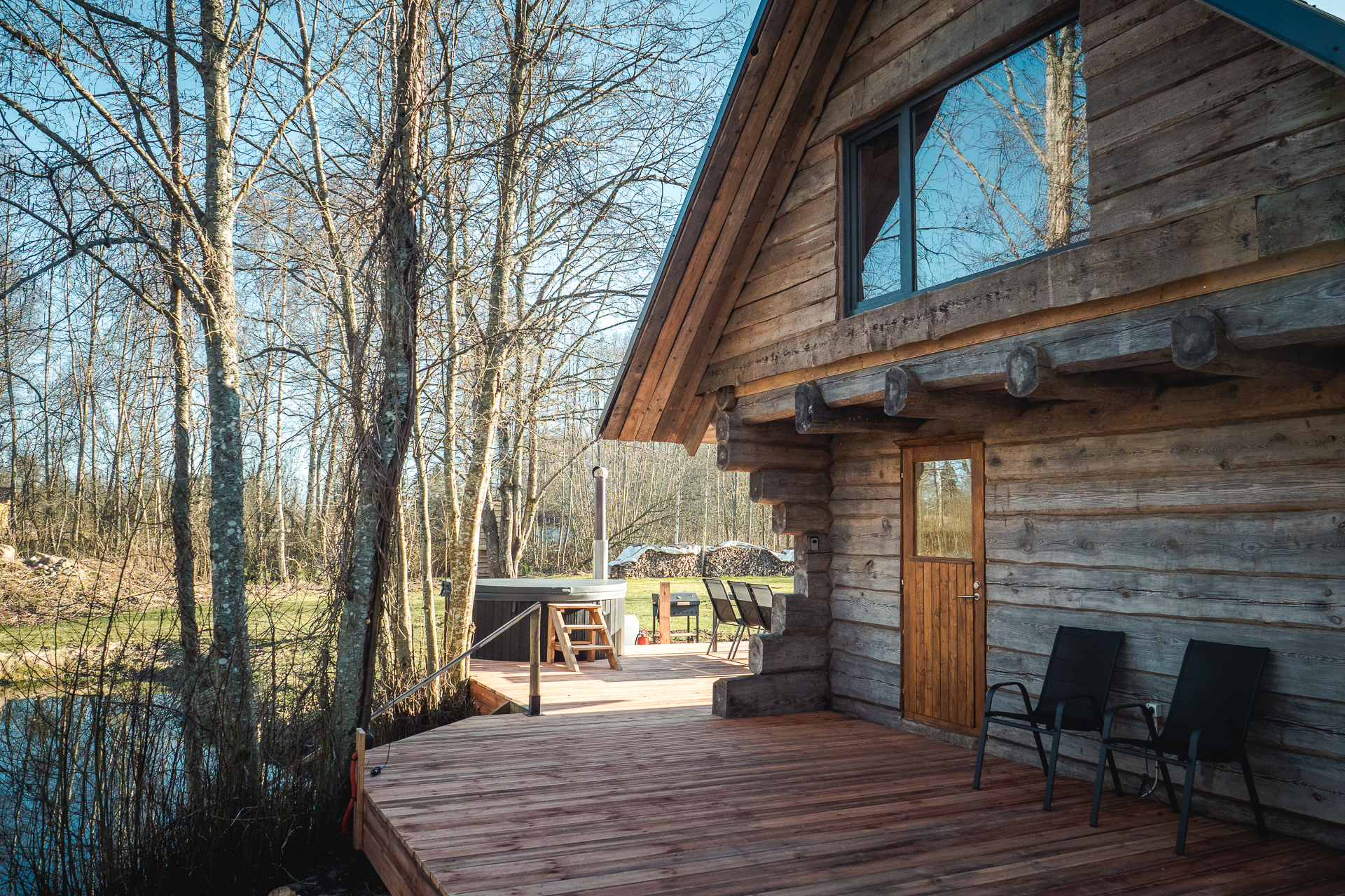 Saunamõnud Palukülas, saunamaja väljast